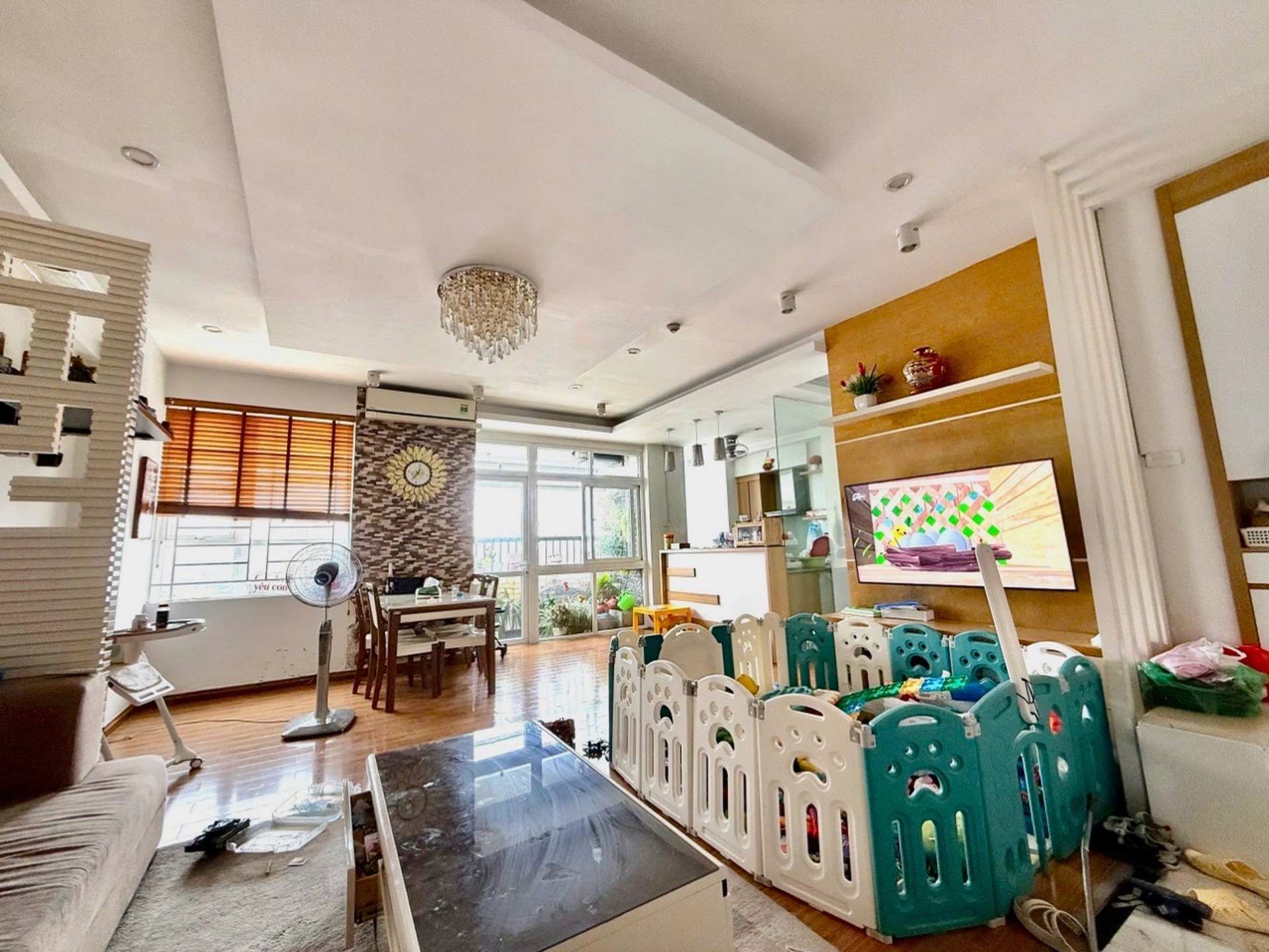 Bán nhà 183 Hoàng Văn Thái - diện tích 117m2 15 tầng - Căn hộ Lô góc 3 thoáng - giá 11,2 tỷ