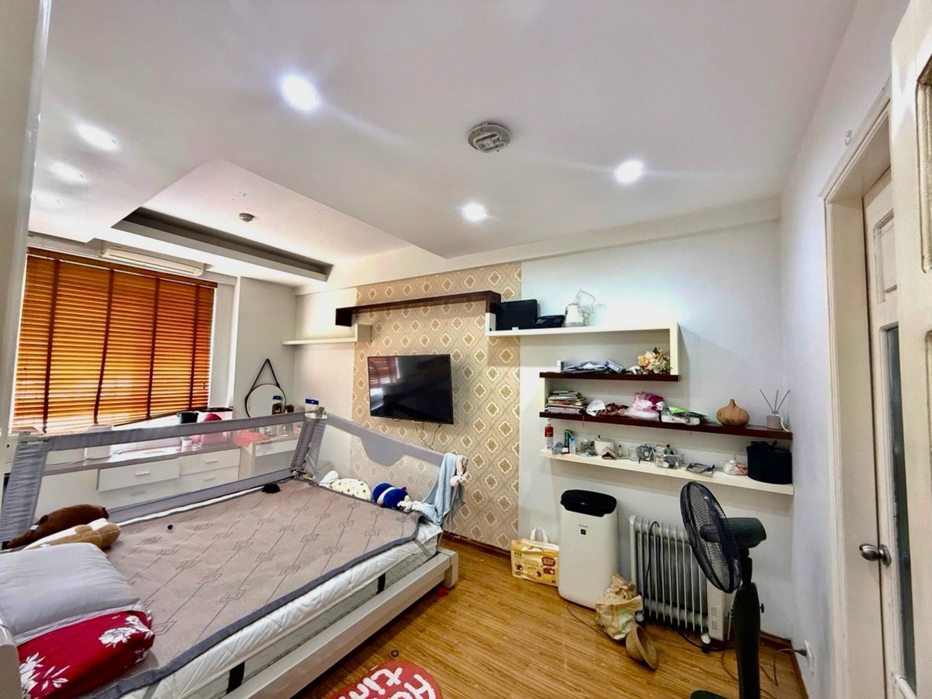 Bán nhà 183 Hoàng Văn Thái - diện tích 117m2 15 tầng - Căn hộ Lô góc 3 thoáng - giá 11,2 tỷ