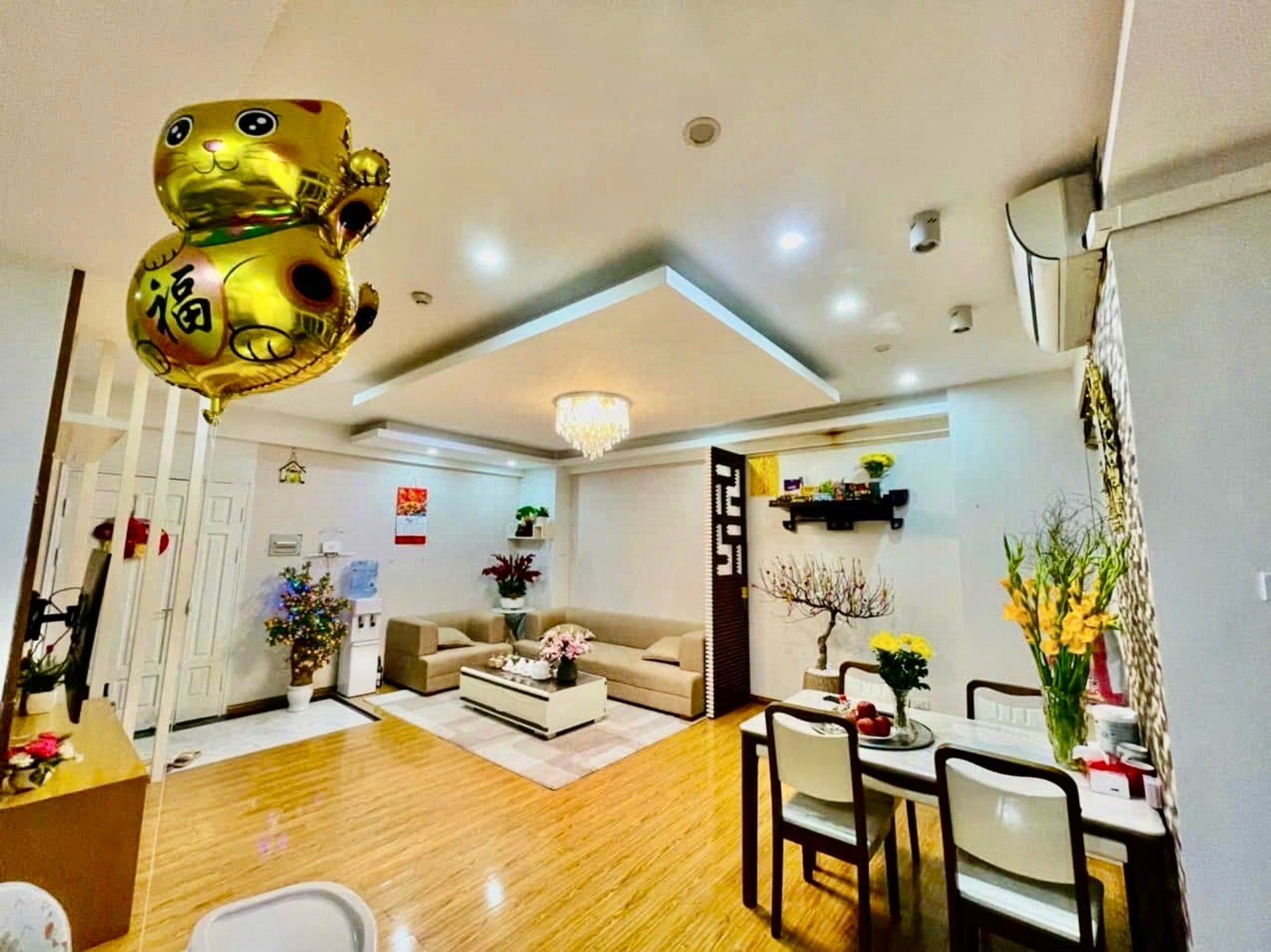 Bán nhà 183 Hoàng Văn Thái - diện tích 117m2 15 tầng - Căn hộ Lô góc 3 thoáng - giá 11,2 tỷ