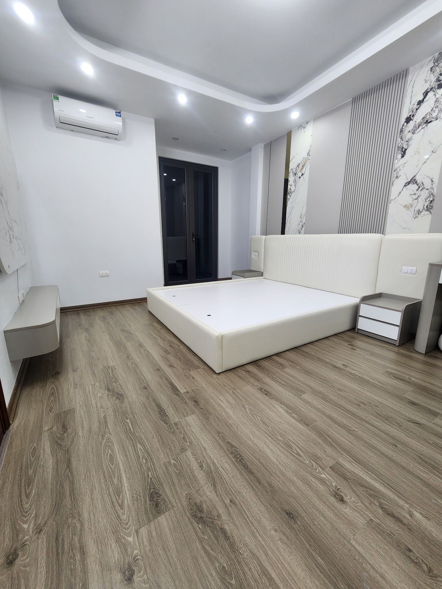 Bán nhà Thanh Nhàn - diện tích 41m2 6 tầng - Nhà xây mới có GPXD - giá 15,6 tỷ