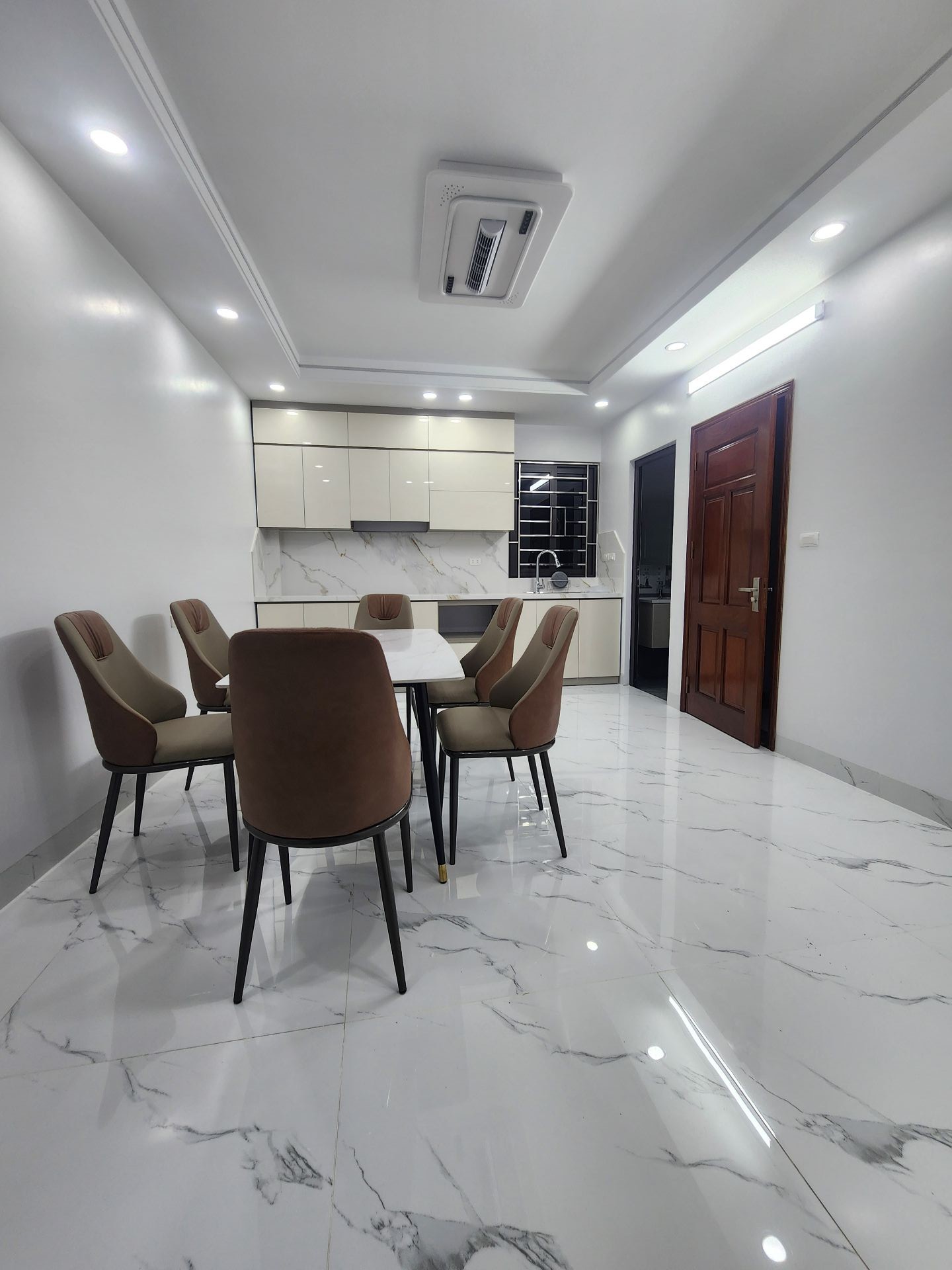 Bán nhà Thanh Nhàn - diện tích 41m2 6 tầng - Nhà xây mới có GPXD - giá 15,6 tỷ