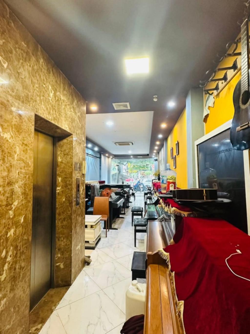 Bán nhà Hào Nam - diện tích 58m2 5 tầng - Mặt phố - giá 37,5 tỷ