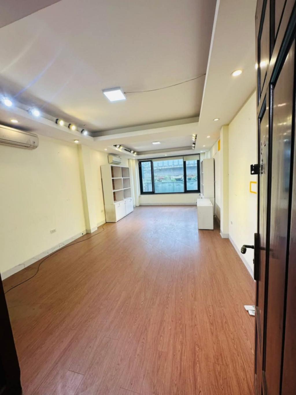 Bán nhà Hào Nam - diện tích 58m2 5 tầng - Mặt phố - giá 37,5 tỷ