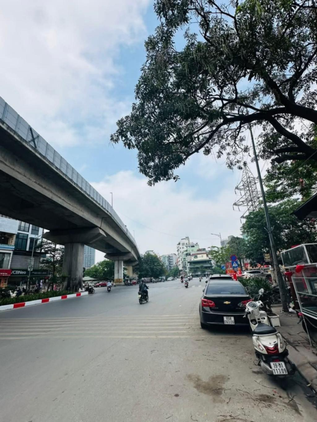 Bán nhà Hào Nam - diện tích 58m2 5 tầng - Mặt phố - giá 37,5 tỷ