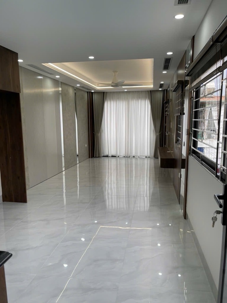 Bán nhà Giáp Bát - diện tích 51m2 6 tầng - Cực phẩm thang máy mặt phố kinh doanh - giá 22,9 tỷ