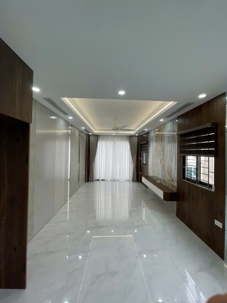 Bán nhà Giáp Bát - diện tích 51m2 6 tầng - Cực phẩm thang máy mặt phố kinh doanh - giá 22,9 tỷ