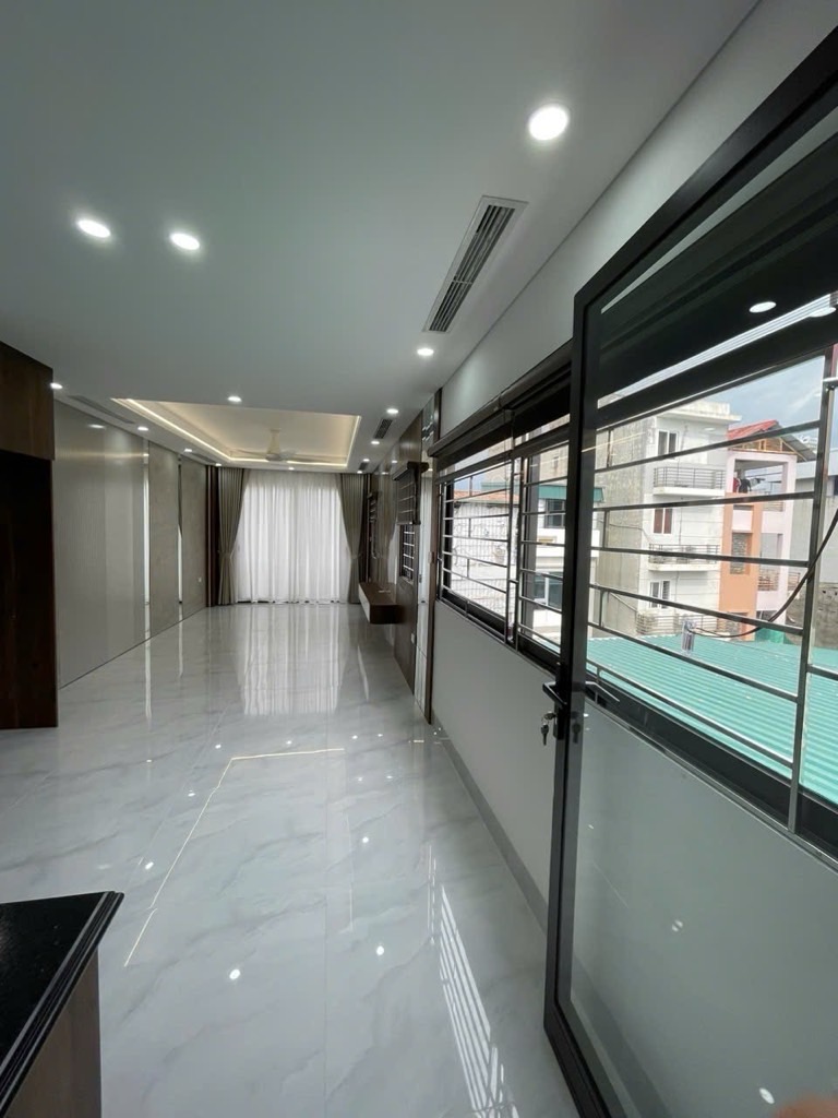 Bán nhà Giáp Bát - diện tích 51m2 6 tầng - Cực phẩm thang máy mặt phố kinh doanh - giá 22,9 tỷ