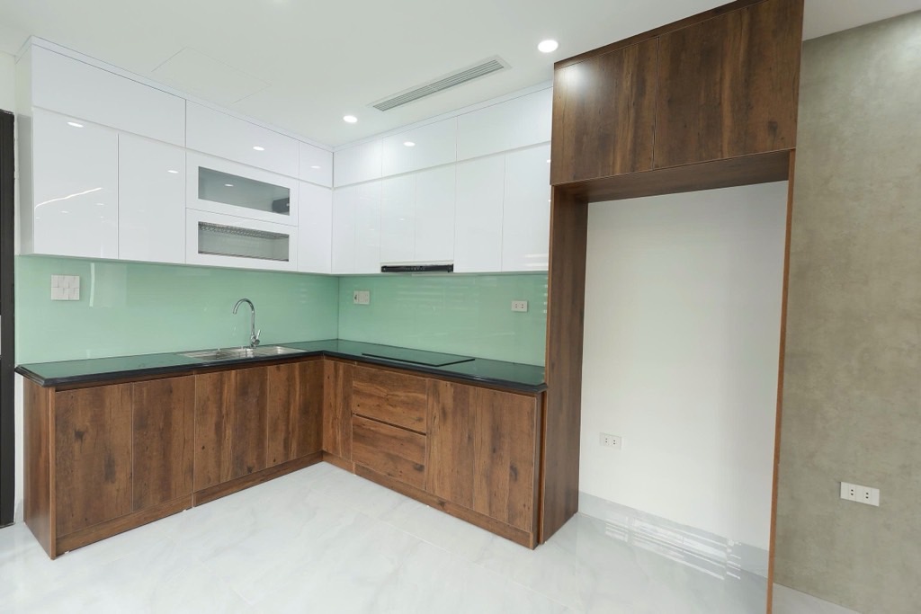 Bán nhà Giáp Bát - diện tích 51m2 6 tầng - Cực phẩm thang máy mặt phố kinh doanh - giá 22,9 tỷ