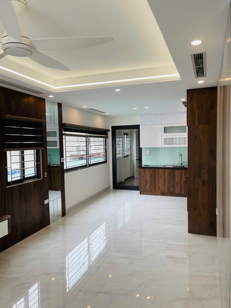 Bán nhà Giáp Bát - diện tích 51m2 6 tầng - Cực phẩm thang máy mặt phố kinh doanh - giá 22,9 tỷ