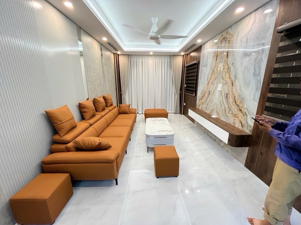 Bán nhà Giáp Bát - diện tích 51m2 6 tầng - Cực phẩm thang máy mặt phố kinh doanh - giá 22,9 tỷ