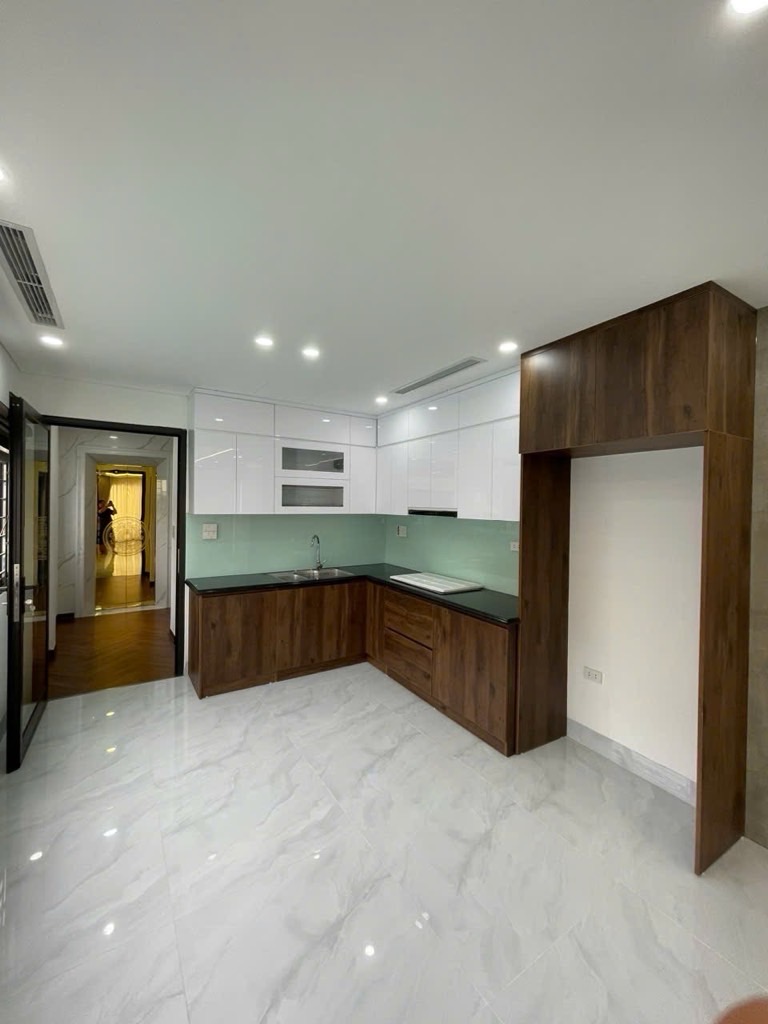 Bán nhà Giáp Bát - diện tích 51m2 6 tầng - Cực phẩm thang máy mặt phố kinh doanh - giá 22,9 tỷ