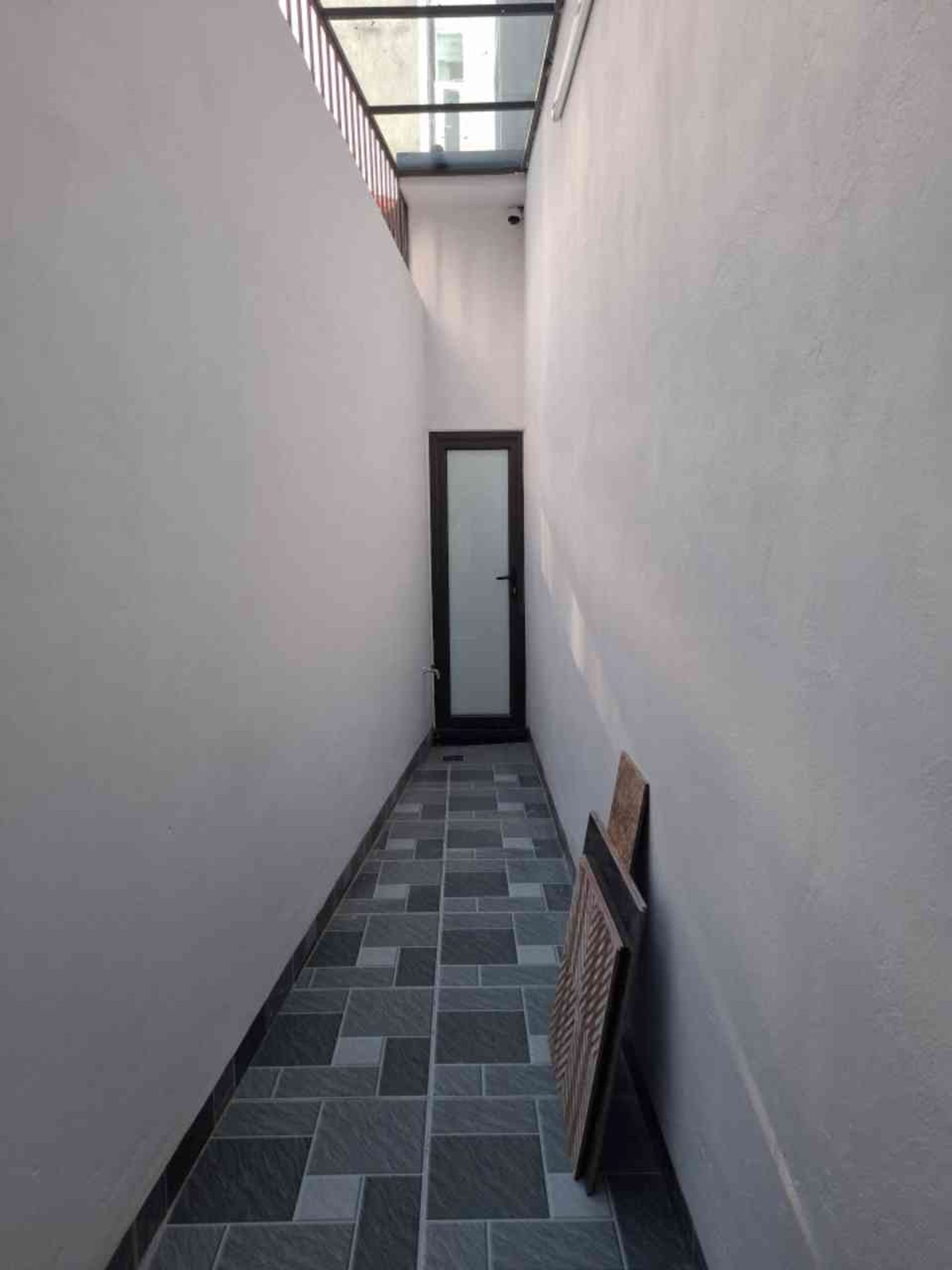 Bán nhà Thanh Lân - diện tích 30m2 5 tầng - Nhà mới kính kong, gần ô tô tránh - giá 8,6 tỷ