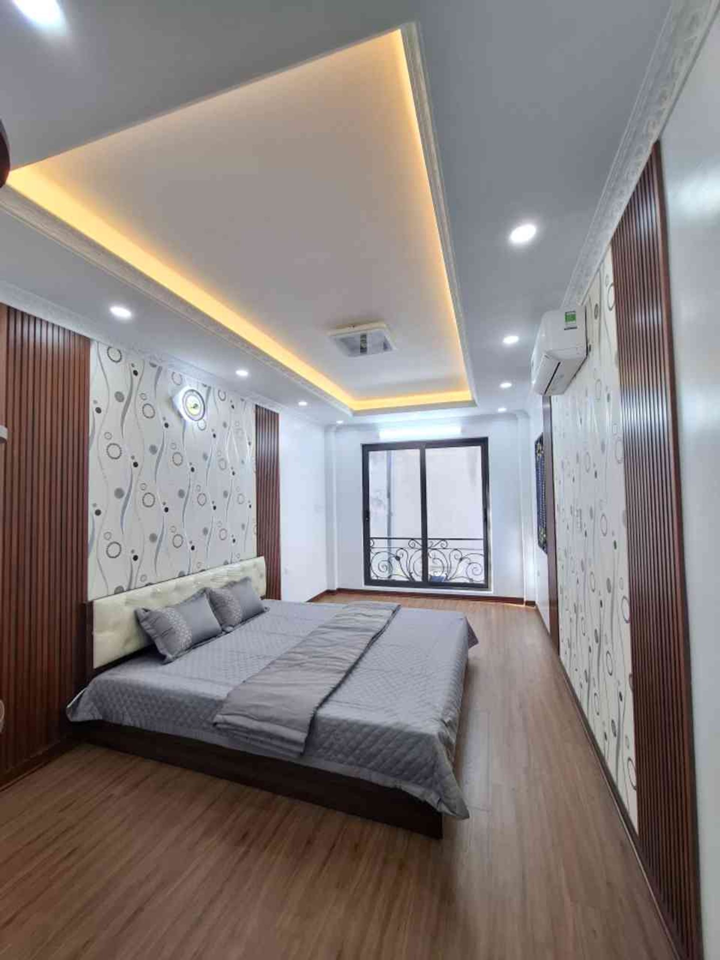 Bán nhà Thanh Lân - diện tích 30m2 5 tầng - Nhà mới kính kong, gần ô tô tránh - giá 8,6 tỷ