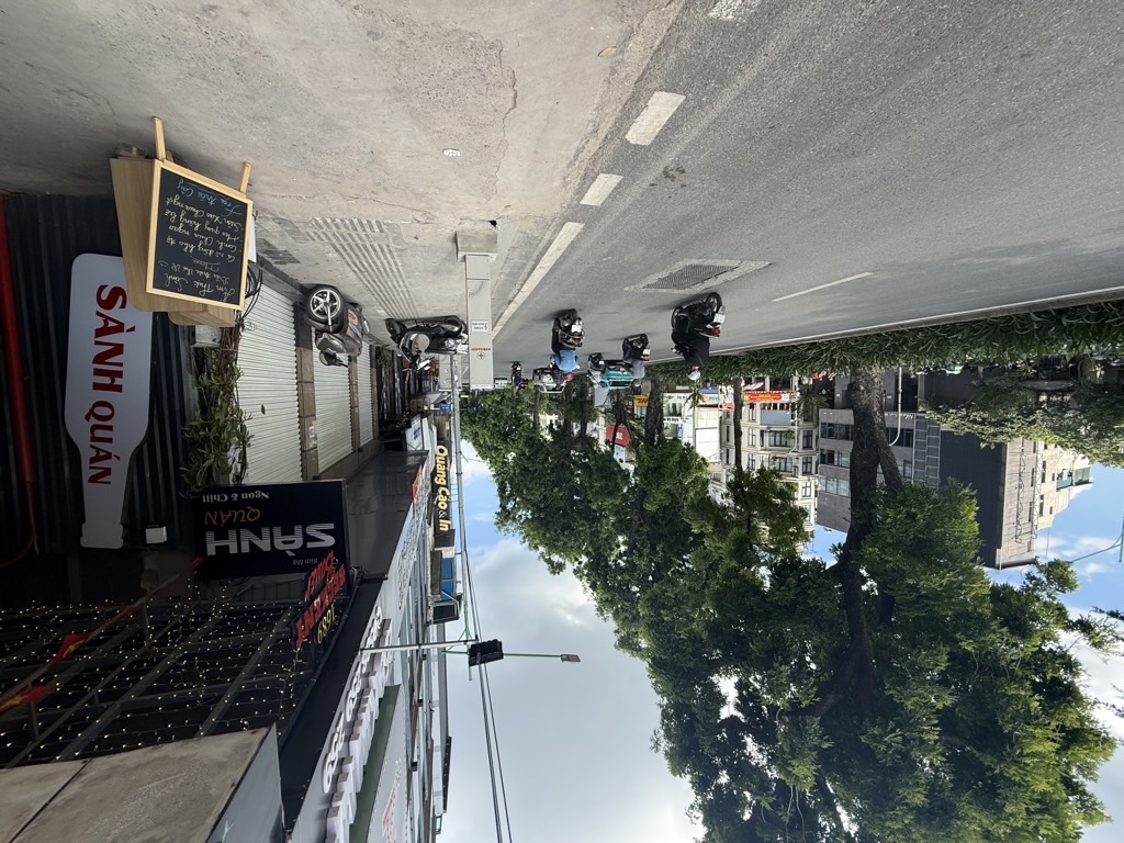 Bán nhà Kim Mã - diện tích 134m2 4 tầng - Mảnh đất đẹp cách mặt phố 10m - giá 40 tỷ