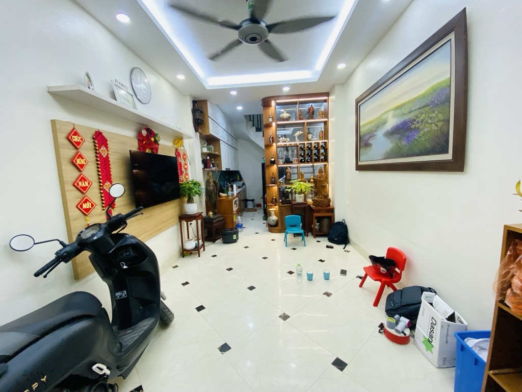 Bán nhà Định Công - diện tích 30m2 5 tầng - Nhà dân đẹp như mới - giá 8,5 tỷ
