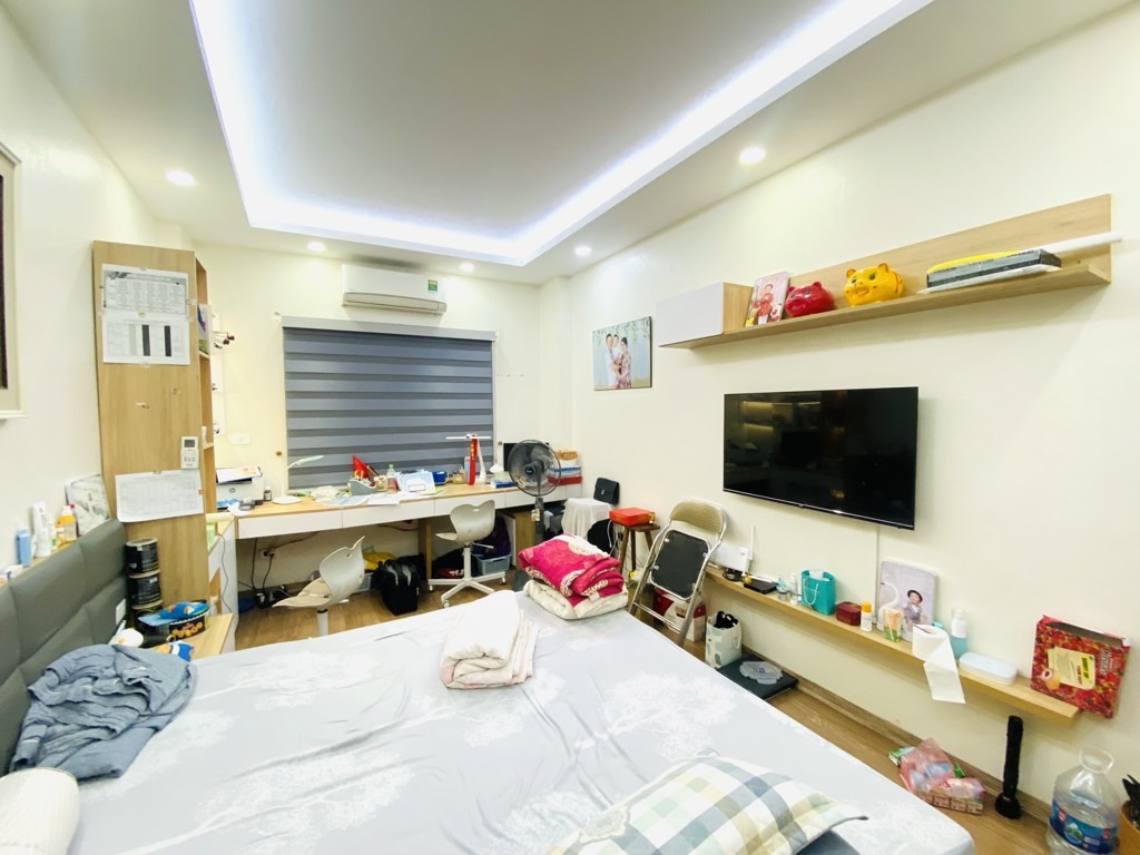 Bán nhà Định Công - diện tích 30m2 5 tầng - Nhà dân đẹp như mới - giá 8,5 tỷ