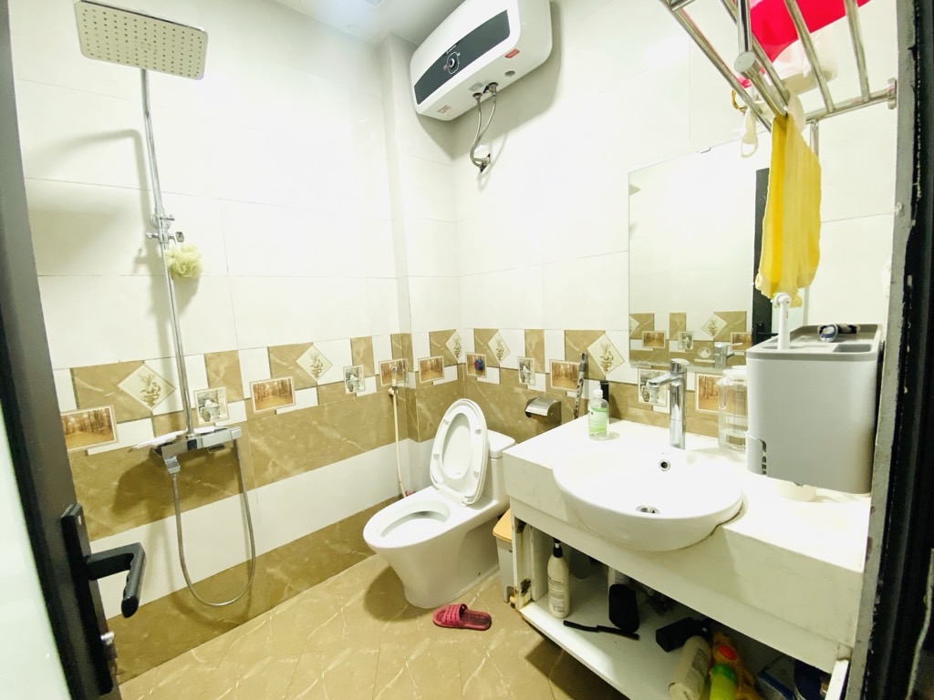 Bán nhà Định Công - diện tích 30m2 5 tầng - Nhà dân đẹp như mới - giá 8,5 tỷ