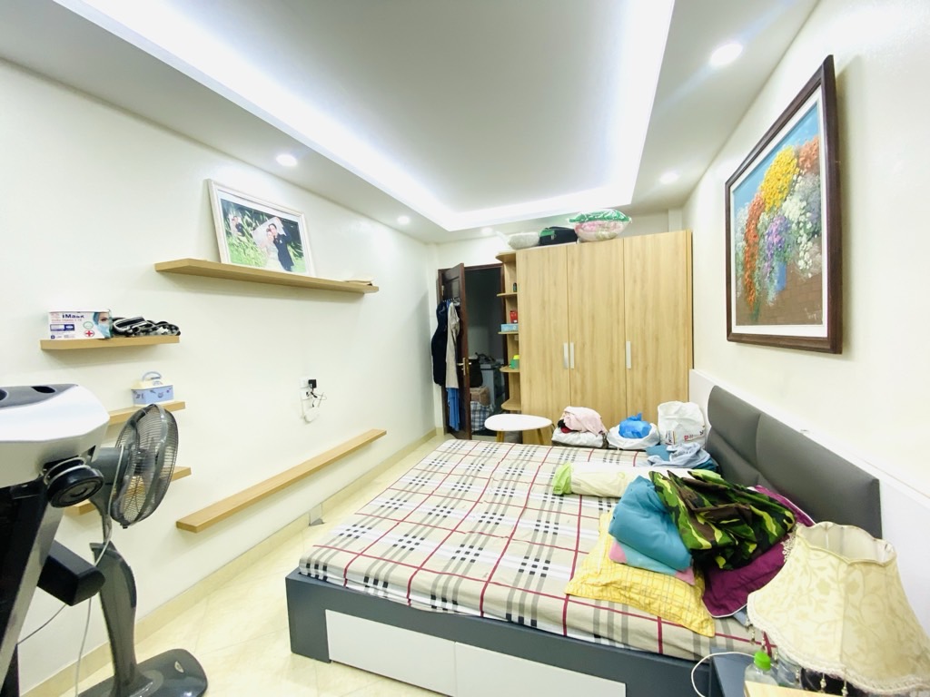 Bán nhà Định Công - diện tích 30m2 5 tầng - Nhà dân đẹp như mới - giá 8,5 tỷ