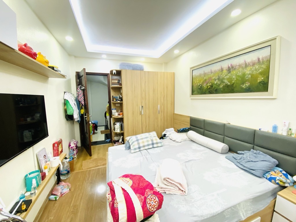 Bán nhà Định Công - diện tích 30m2 5 tầng - Nhà dân đẹp như mới - giá 8,5 tỷ