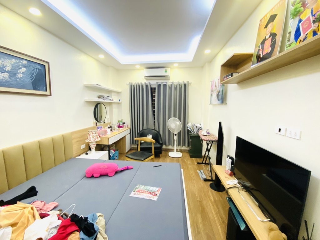 Bán nhà Định Công - diện tích 30m2 5 tầng - Nhà dân đẹp như mới - giá 8,5 tỷ