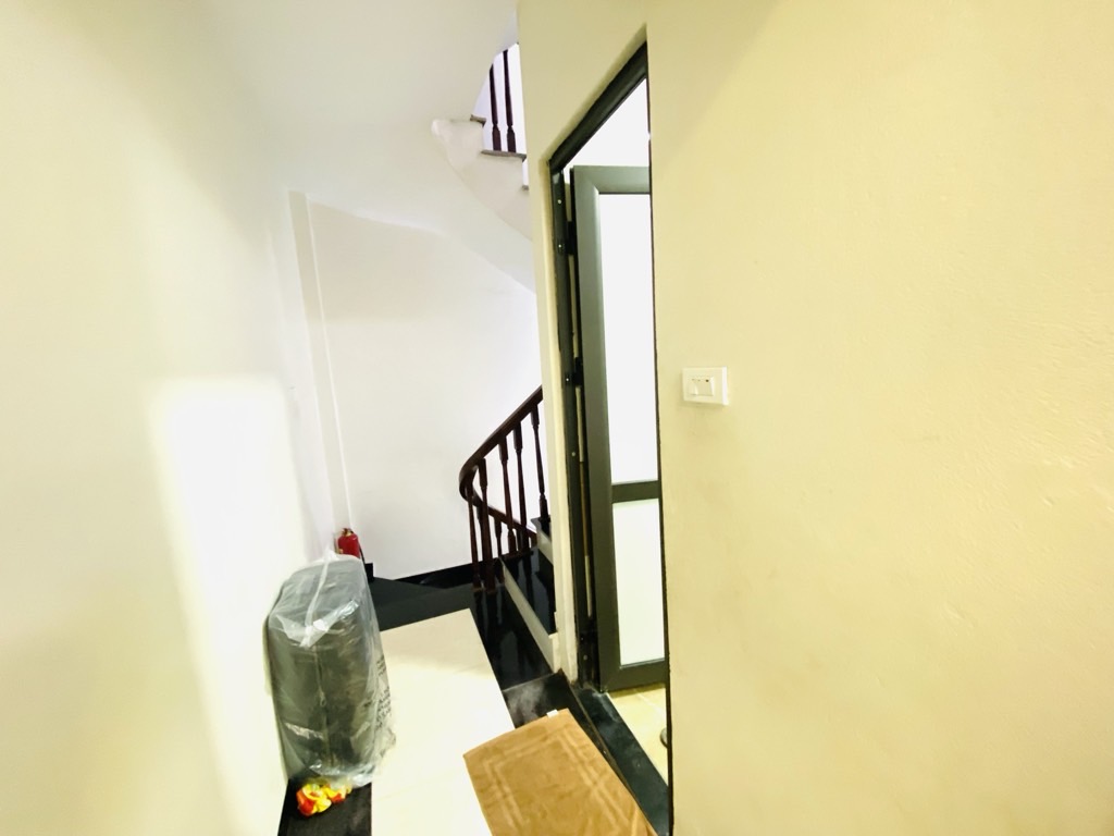 Bán nhà Định Công - diện tích 30m2 5 tầng - Nhà dân đẹp như mới - giá 8,5 tỷ