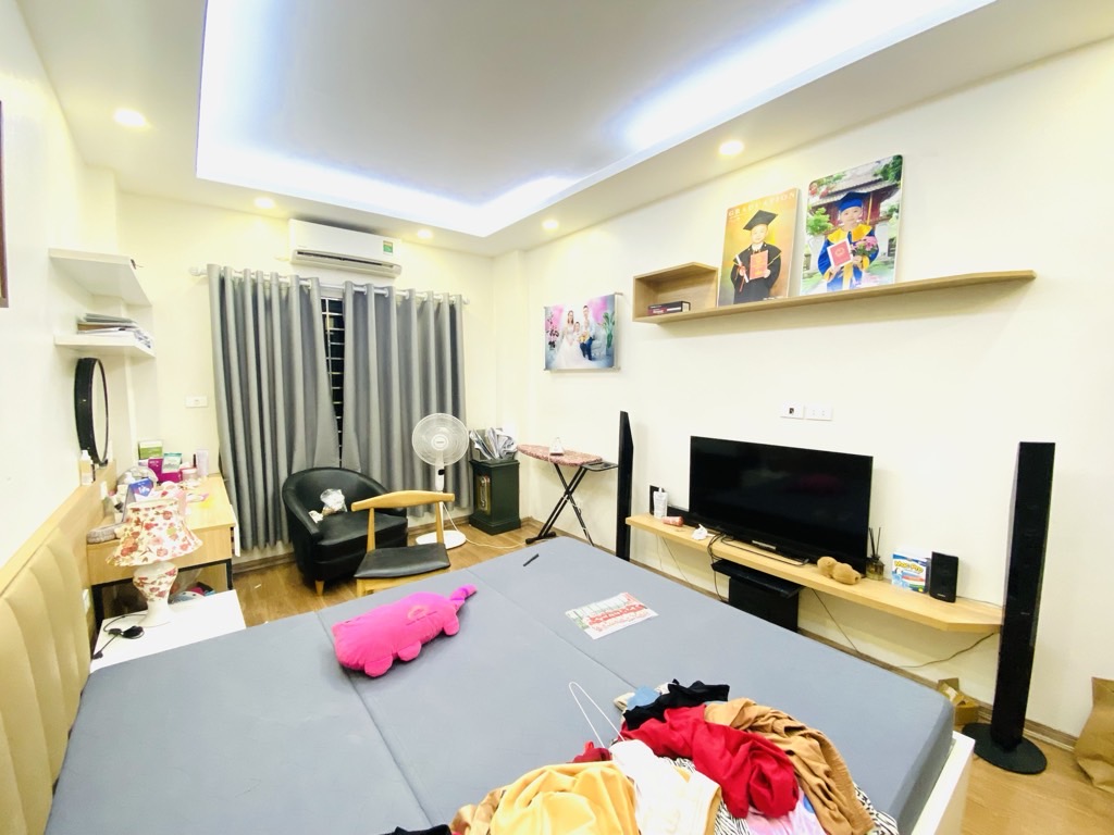 Bán nhà Định Công - diện tích 30m2 5 tầng - Nhà dân đẹp như mới - giá 8,5 tỷ