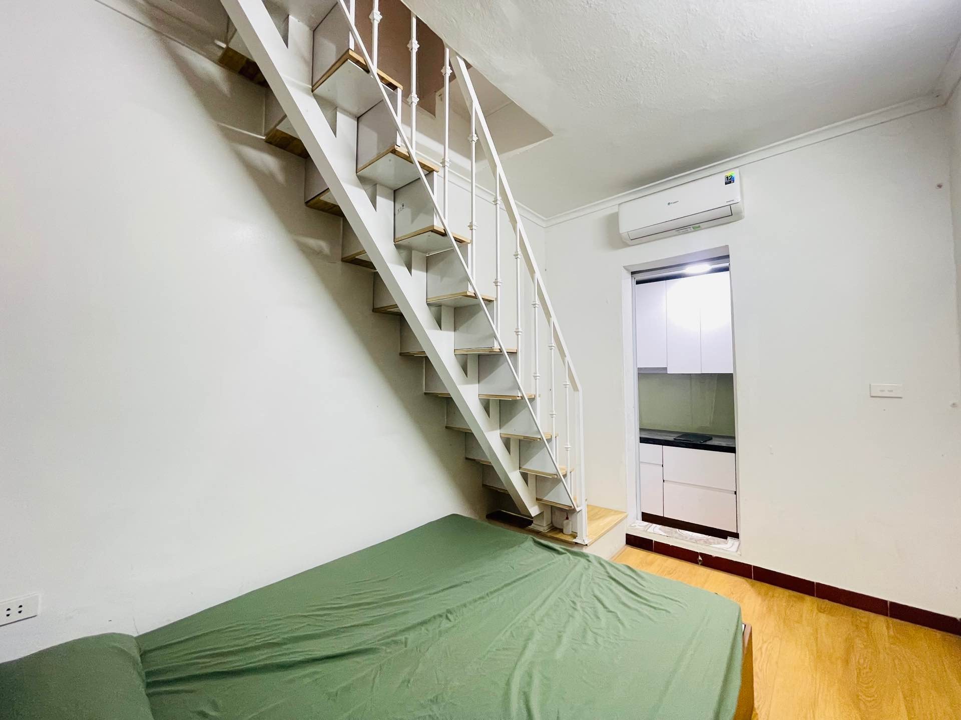 Bán nhà Hồng Mai - diện tích 60m2 2 tầng - Ô tô đỗ sát chân cầu thang - giá 3,5 tỷ