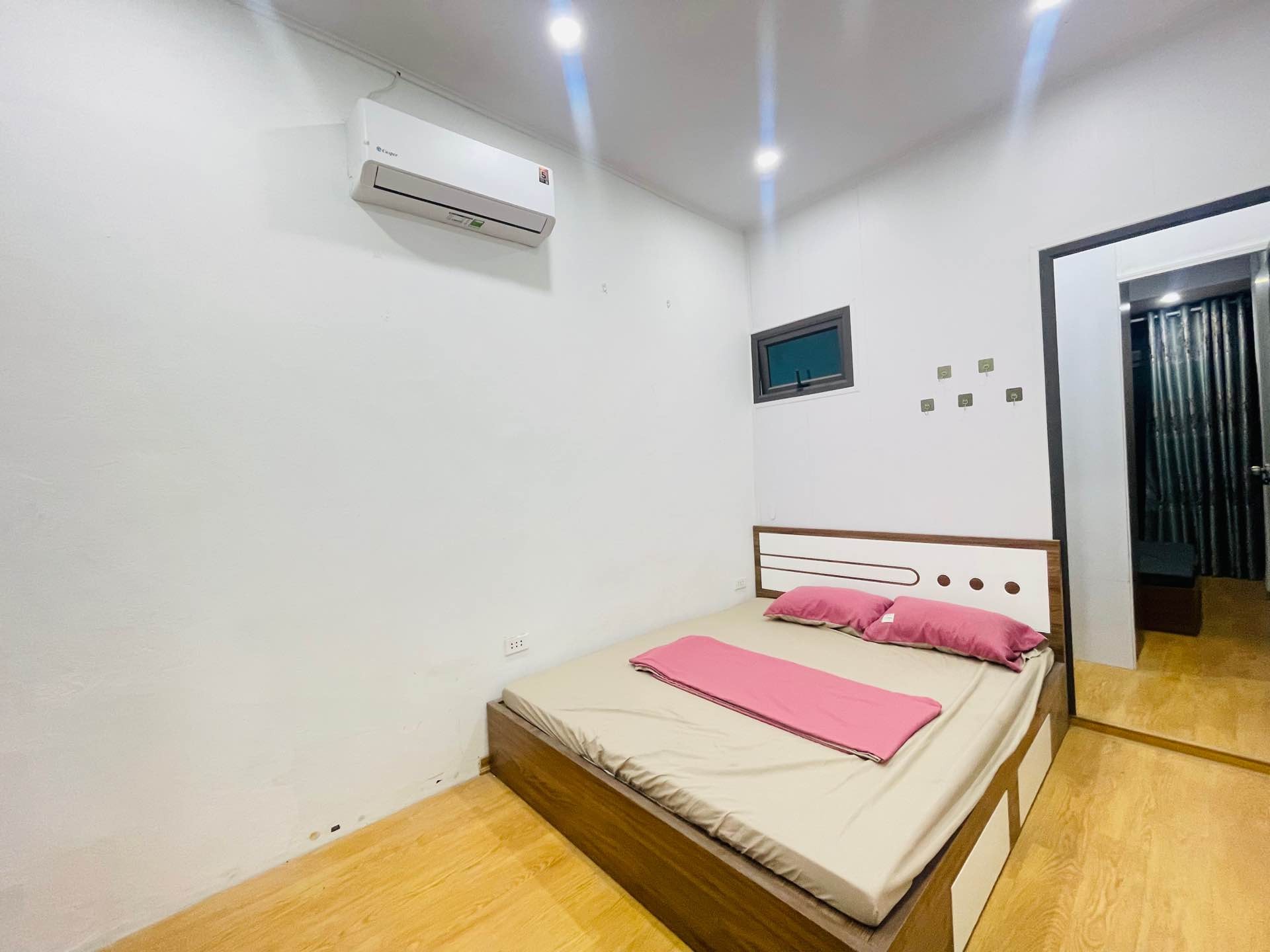 Bán nhà Hồng Mai - diện tích 60m2 2 tầng - Ô tô đỗ sát chân cầu thang - giá 3,5 tỷ