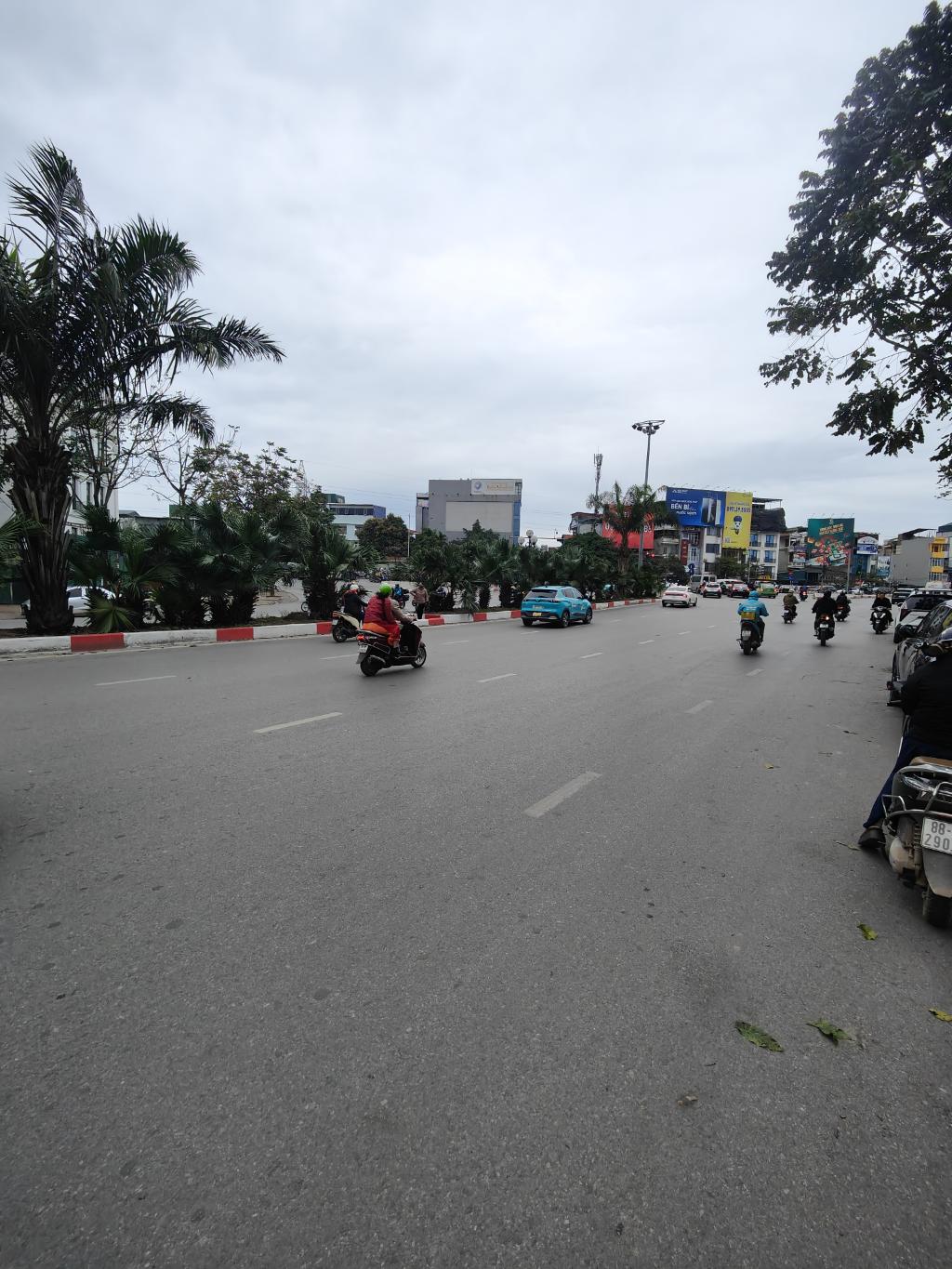 Bán nhà Trần Khát Chân - diện tích 105m2 1 tầng - Mặt phố lớn - giá 36 tỷ