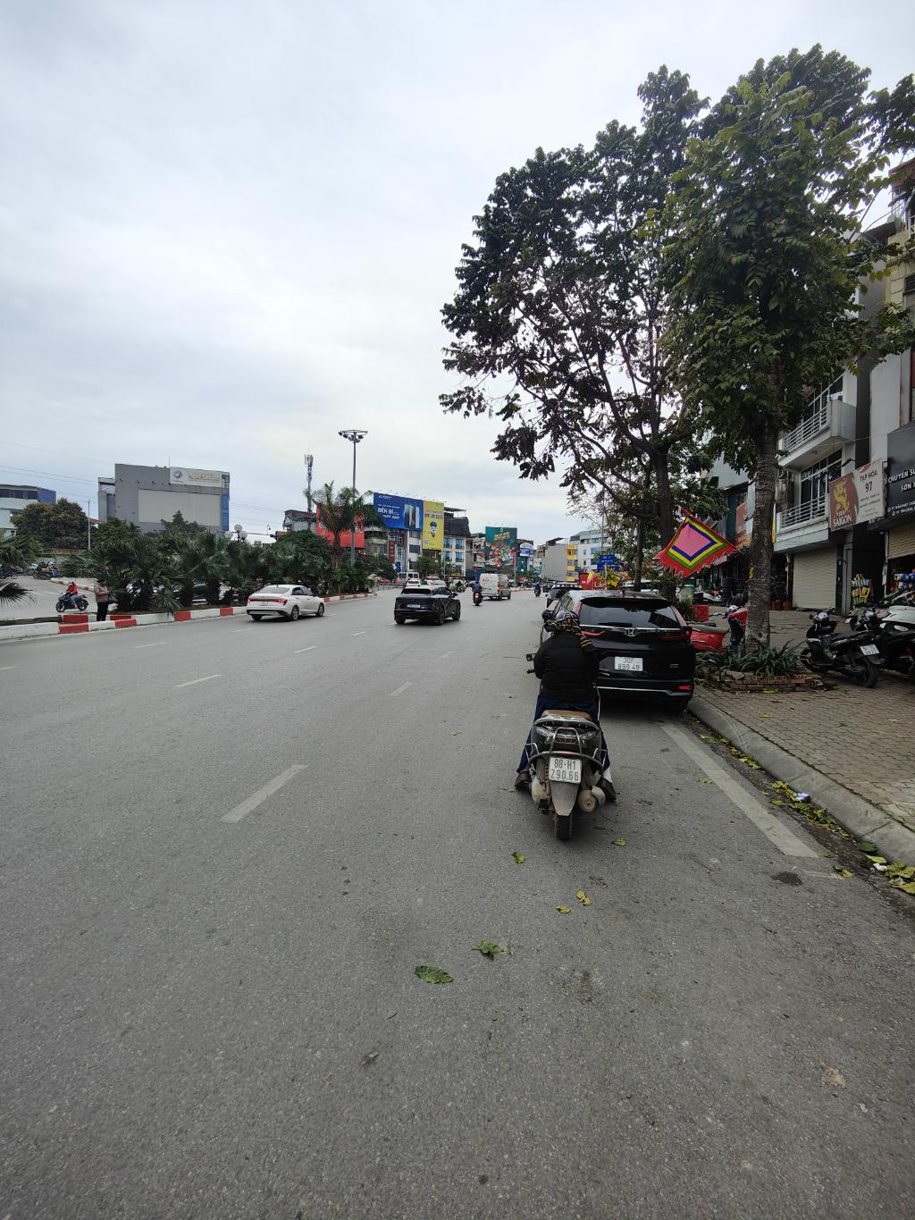 Bán nhà Trần Khát Chân - diện tích 105m2 1 tầng - Mặt phố lớn - giá 36 tỷ