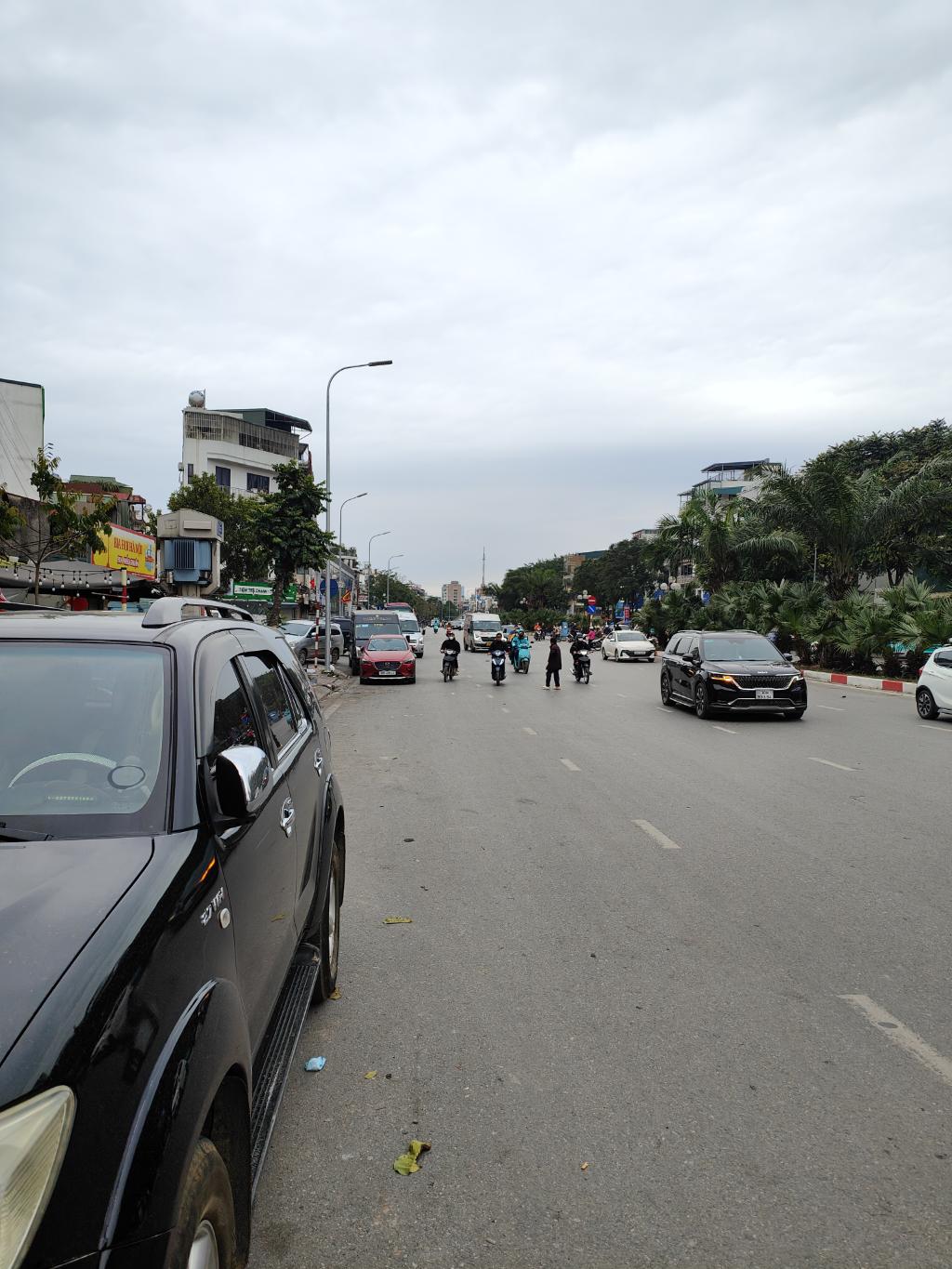 Bán nhà Trần Khát Chân - diện tích 105m2 1 tầng - Mặt phố lớn - giá 36 tỷ