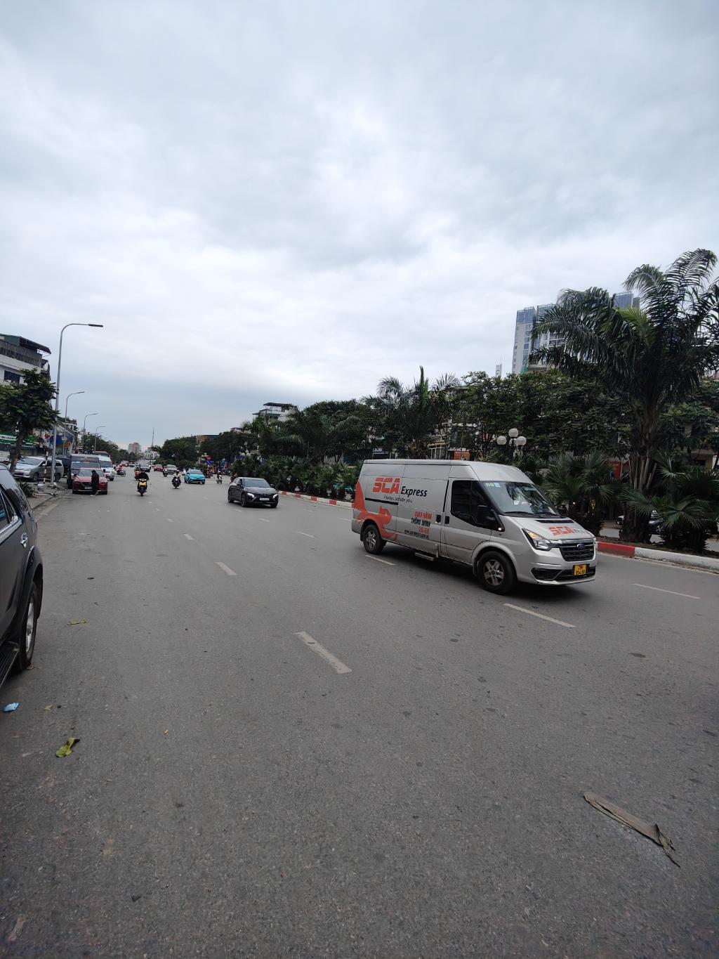 Bán nhà Trần Khát Chân - diện tích 105m2 1 tầng - Mặt phố lớn - giá 36 tỷ