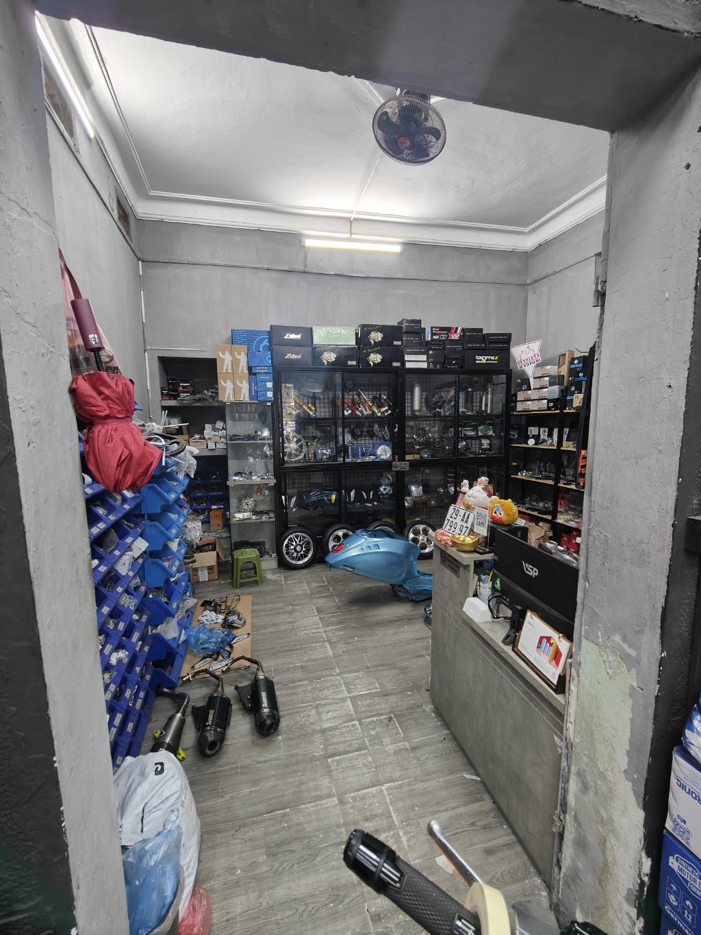 Bán nhà Trần Khát Chân - diện tích 105m2 1 tầng - Mặt phố lớn - giá 36 tỷ