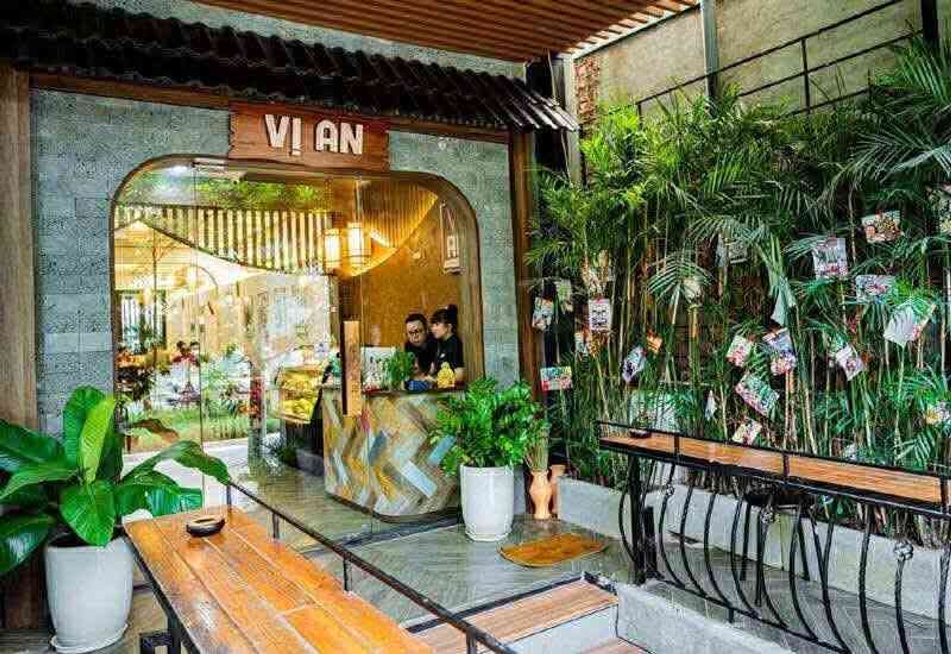 Bán nhà Hoàng Cầu - diện tích 237m2 3 tầng - mặt tiền 8,3m - giá 183 tỷ