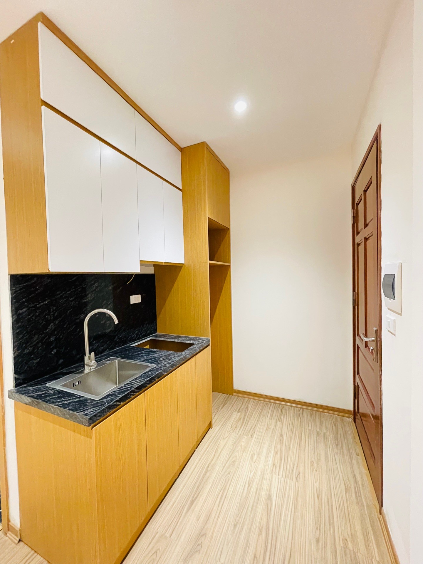 Bán nhà Minh Khai - diện tích 64m2 6 tầng - Thang máy, cho thuê ổn định - giá 15,98 tỷ
