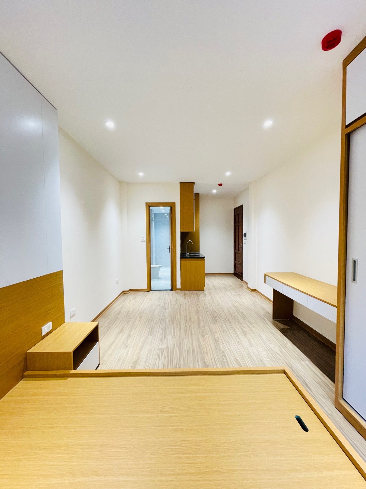 Bán nhà Minh Khai - diện tích 64m2 6 tầng - Thang máy, cho thuê ổn định - giá 15,98 tỷ