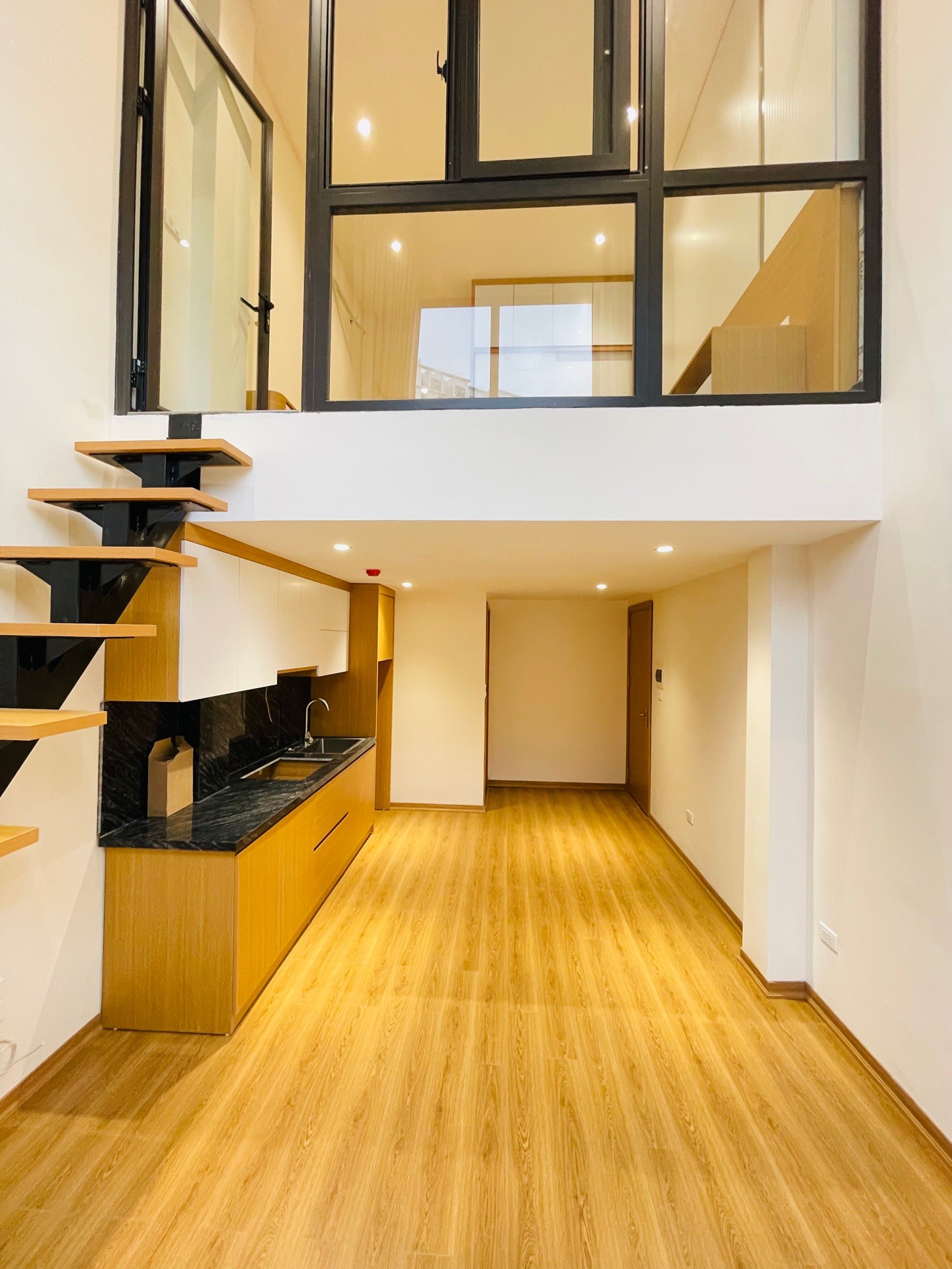 Bán nhà Minh Khai - diện tích 64m2 6 tầng - Thang máy, cho thuê ổn định - giá 15,98 tỷ