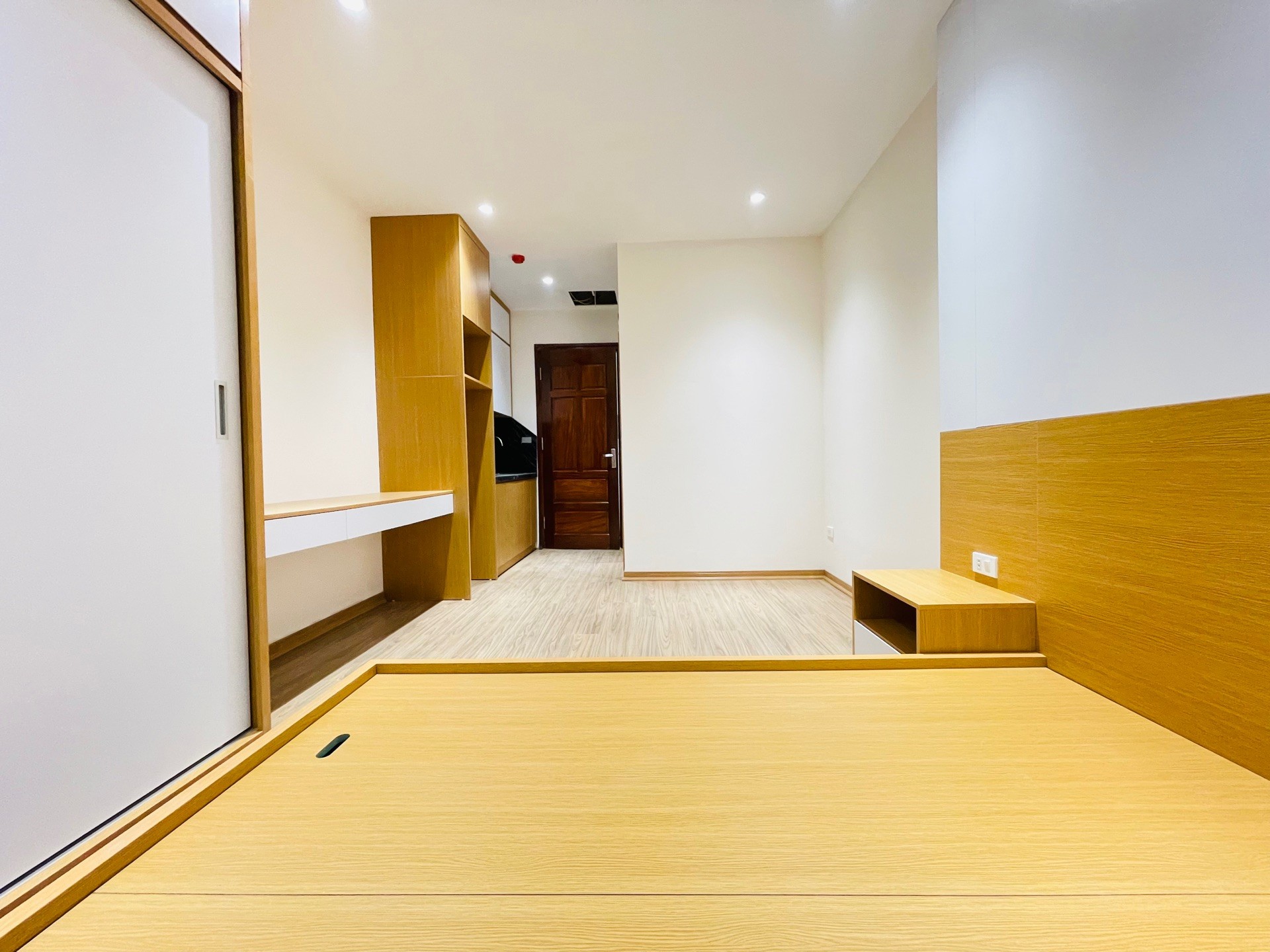 Bán nhà Minh Khai - diện tích 64m2 6 tầng - Thang máy, cho thuê ổn định - giá 15,98 tỷ
