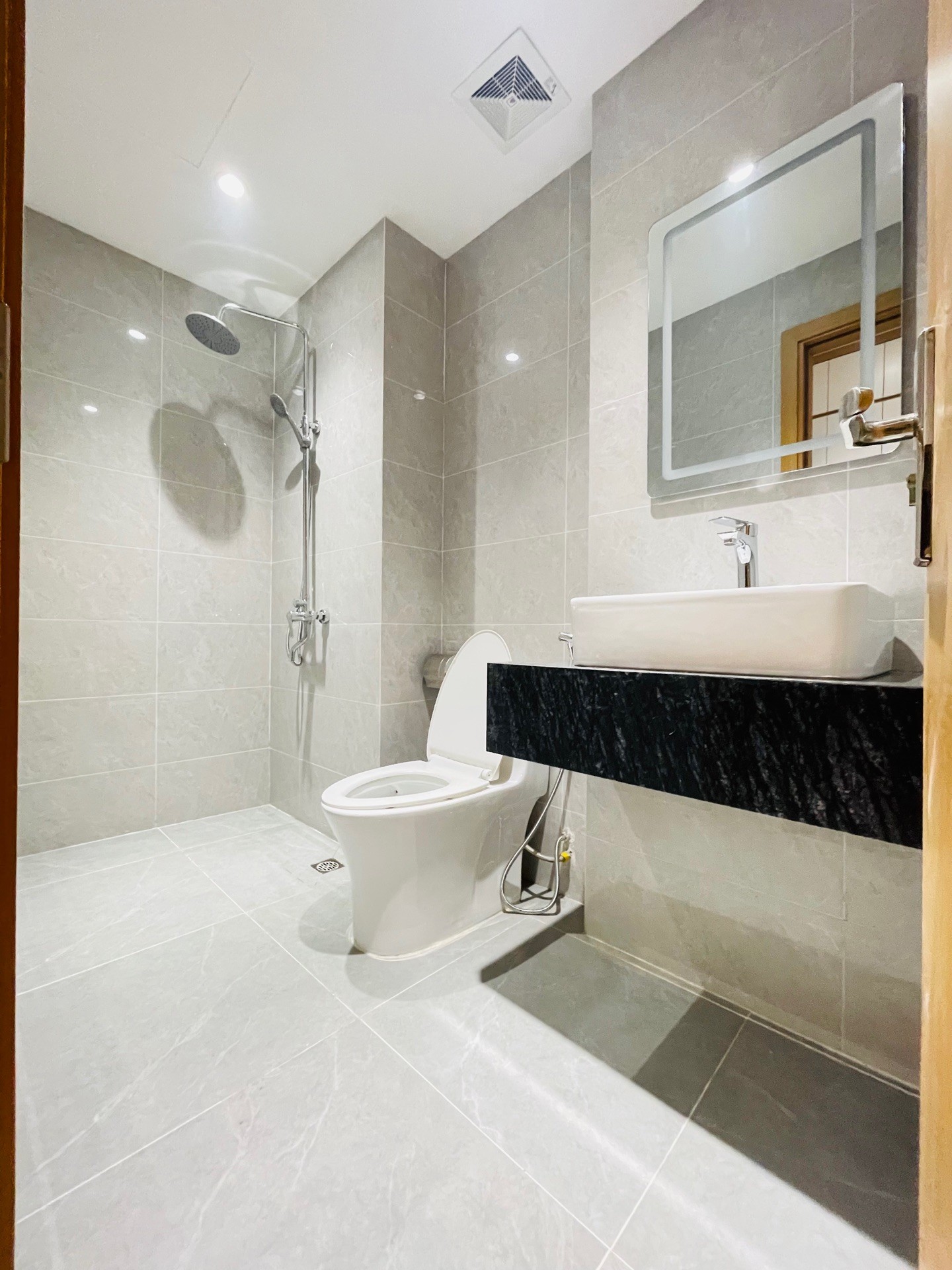 Bán nhà Minh Khai - diện tích 64m2 6 tầng - Thang máy, cho thuê ổn định - giá 15,98 tỷ