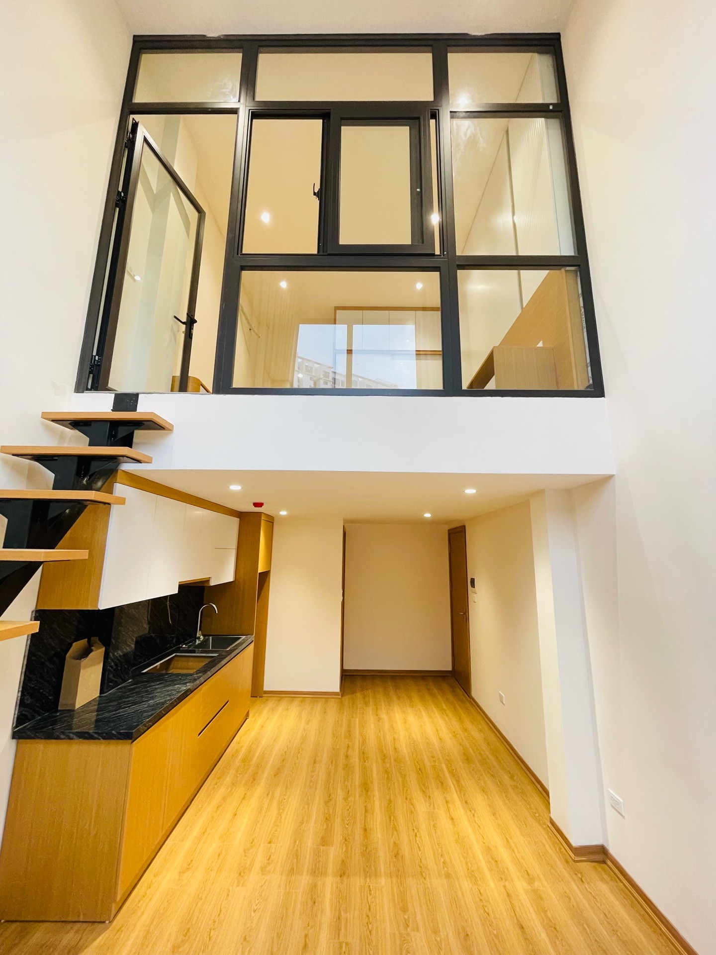 Bán nhà Minh Khai - diện tích 64m2 6 tầng - Thang máy, cho thuê ổn định - giá 15,98 tỷ