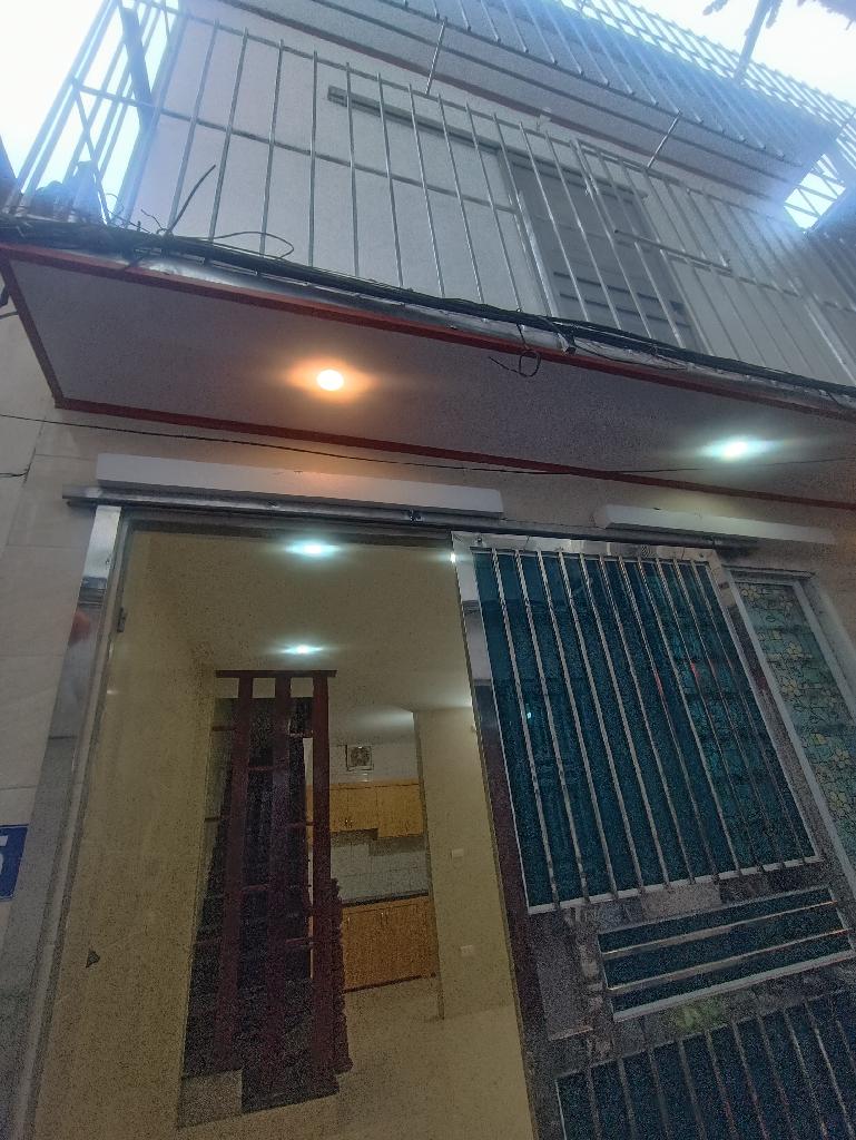 Bán nhà Đông Thiên - diện tích 30m2 2 tầng - nhà chưa sổ - giá 2,4 tỷ
