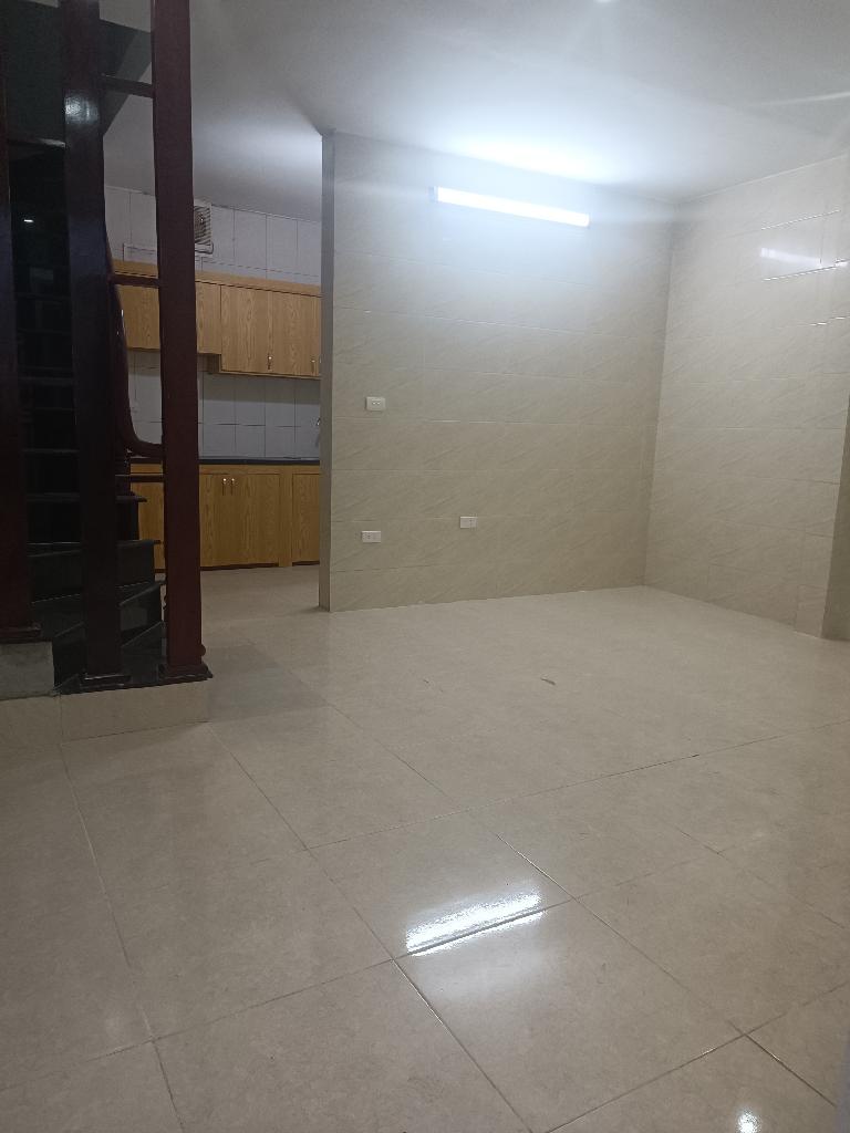 Bán nhà Đông Thiên - diện tích 30m2 2 tầng - nhà chưa sổ - giá 2,4 tỷ