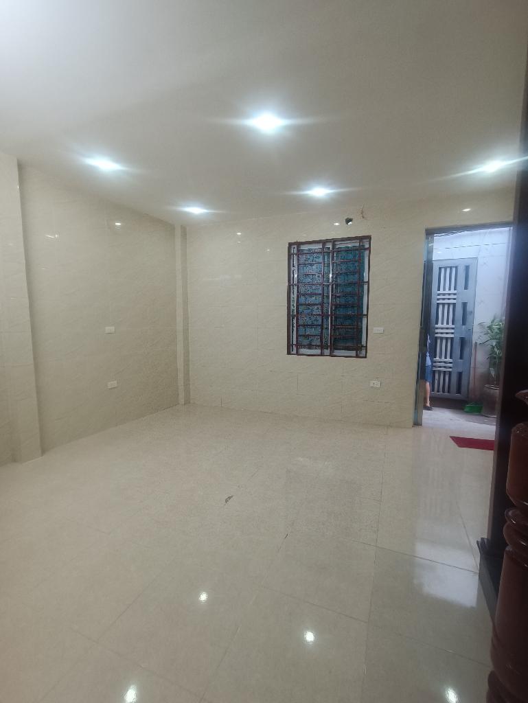 Bán nhà Đông Thiên - diện tích 30m2 2 tầng - nhà chưa sổ - giá 2,4 tỷ