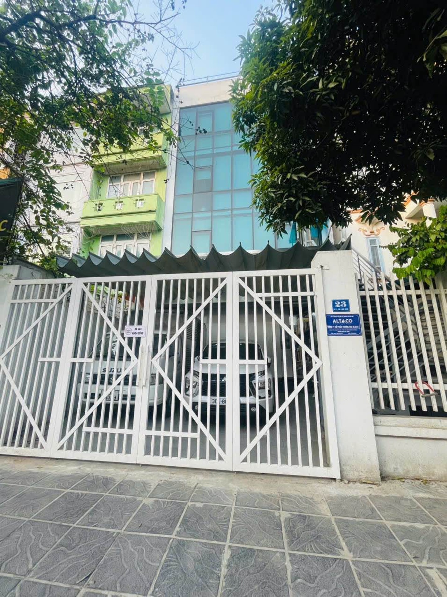 Bán nhà Vành Đai 3 - diện tích 170m2 4 tầng - Mặt tiền khủng - giá 64,8 tỷ