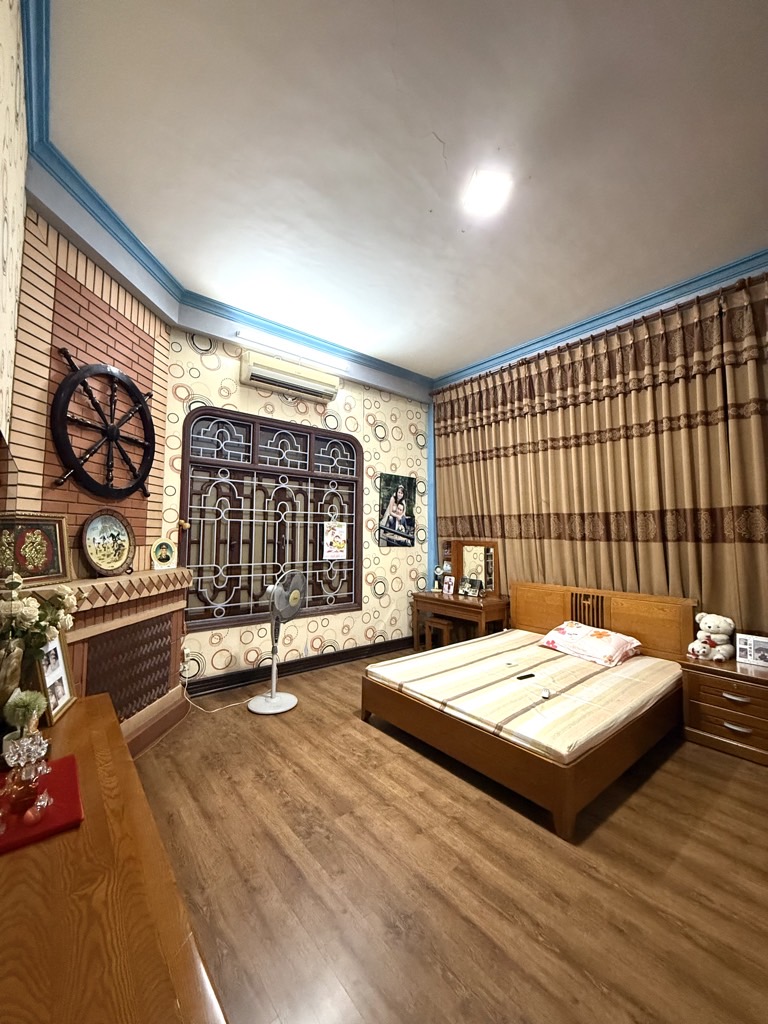 Bán nhà Vương Thừa Vũ - diện tích 310.9m2 2 tầng - Lô góc 3 mặt thoáng - giá 56 tỷ