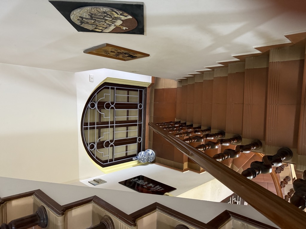 Bán nhà Vương Thừa Vũ - diện tích 310.9m2 2 tầng - Lô góc 3 mặt thoáng - giá 56 tỷ