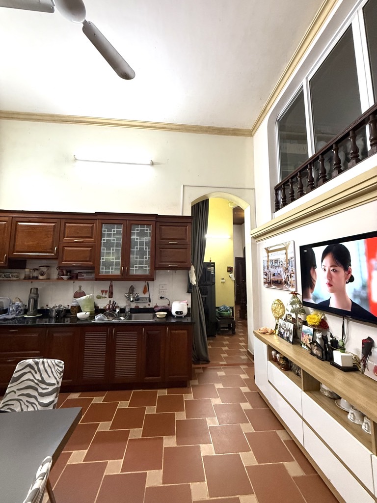 Bán nhà Vương Thừa Vũ - diện tích 310.9m2 2 tầng - Lô góc 3 mặt thoáng - giá 56 tỷ