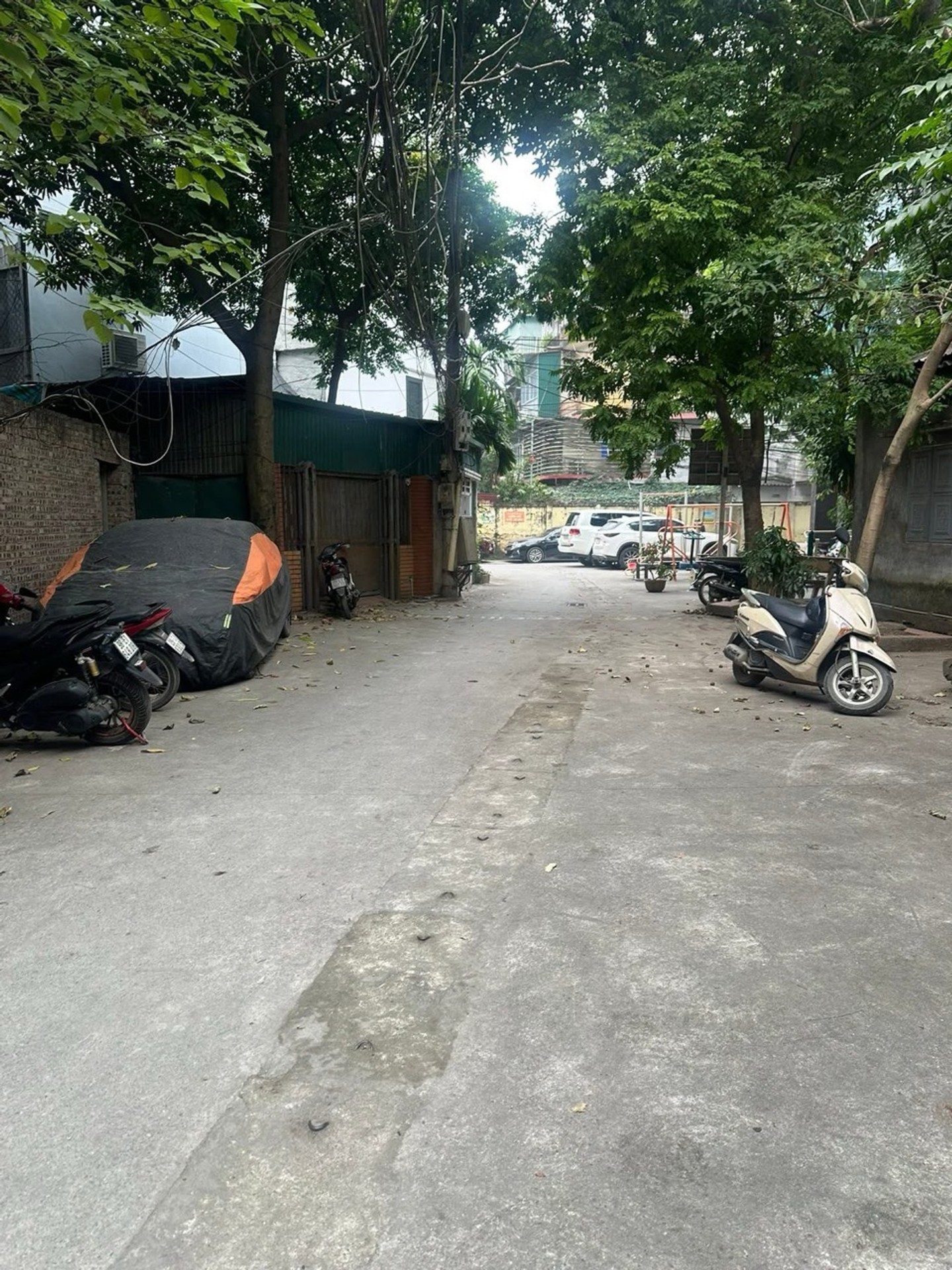 Bán nhà Khuất Duy Tiến - diện tích 40m2 1 tầng - Ngõ thông ô tô tránh đỗ - giá 12 tỷ