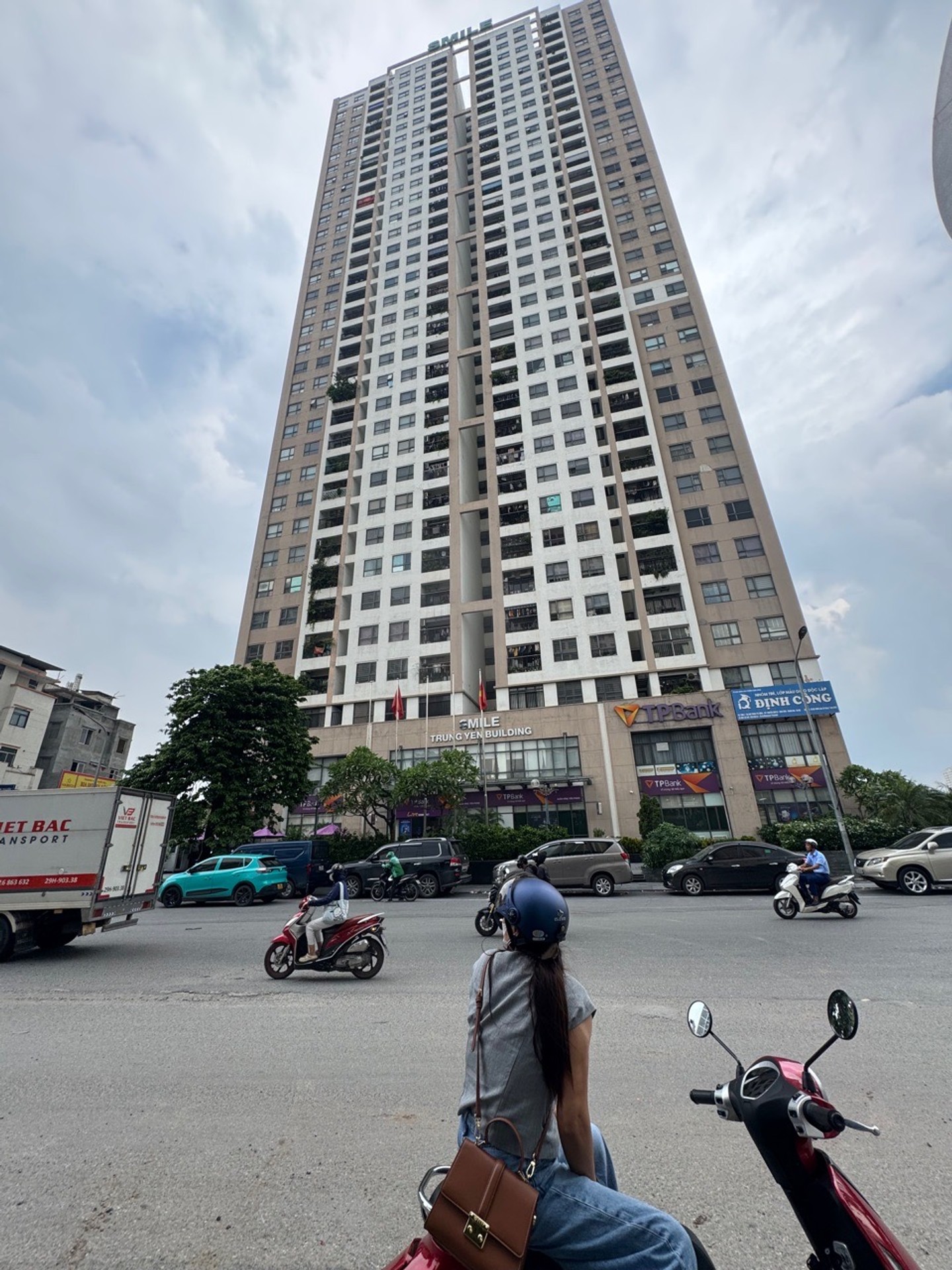 Bán nhà Định Công - diện tích 122m2 8 tầng - Lô góc - giá 8,4 tỷ