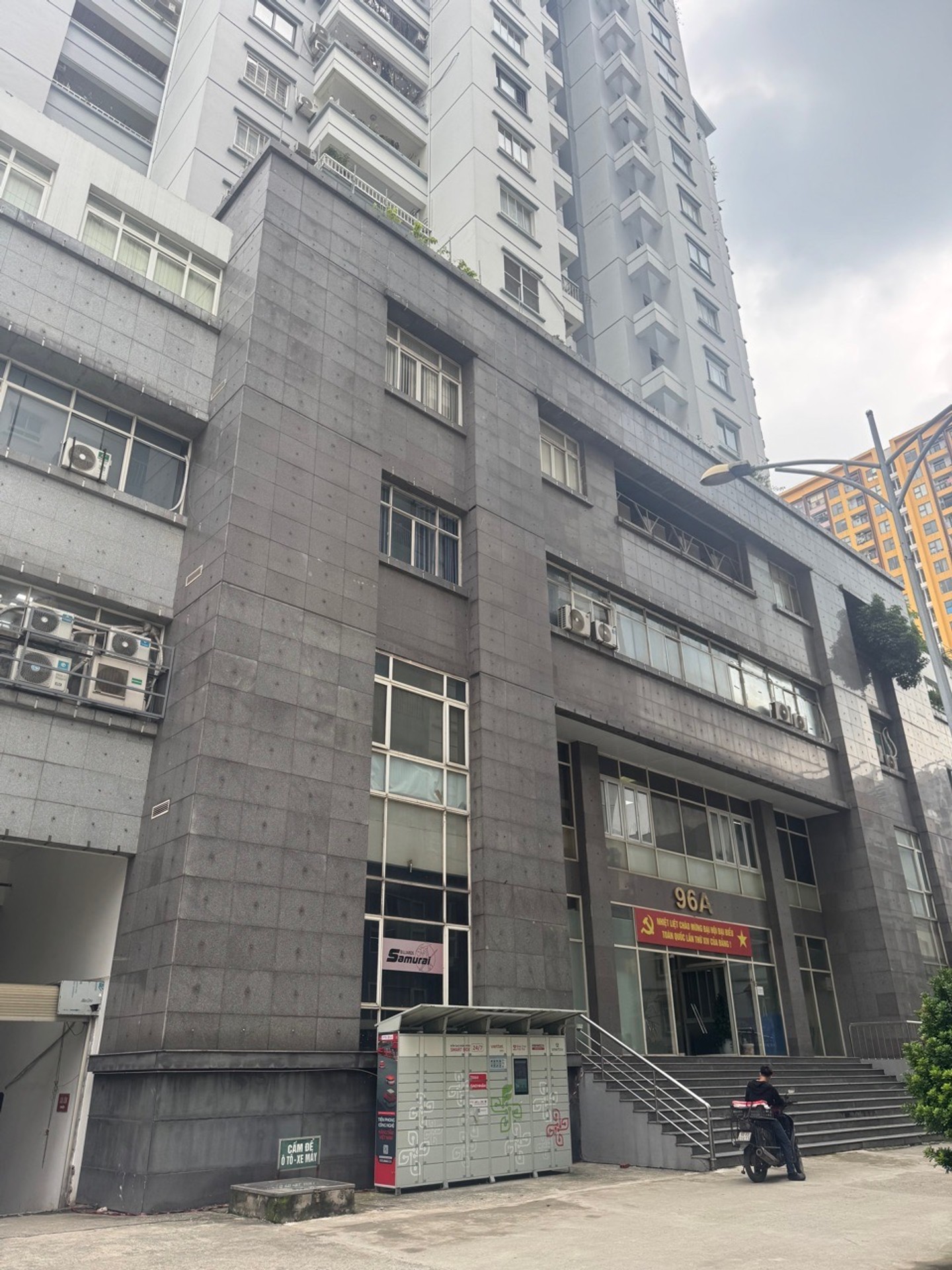 Bán nhà Định Công - diện tích 122m2 8 tầng - Lô góc - giá 8,4 tỷ